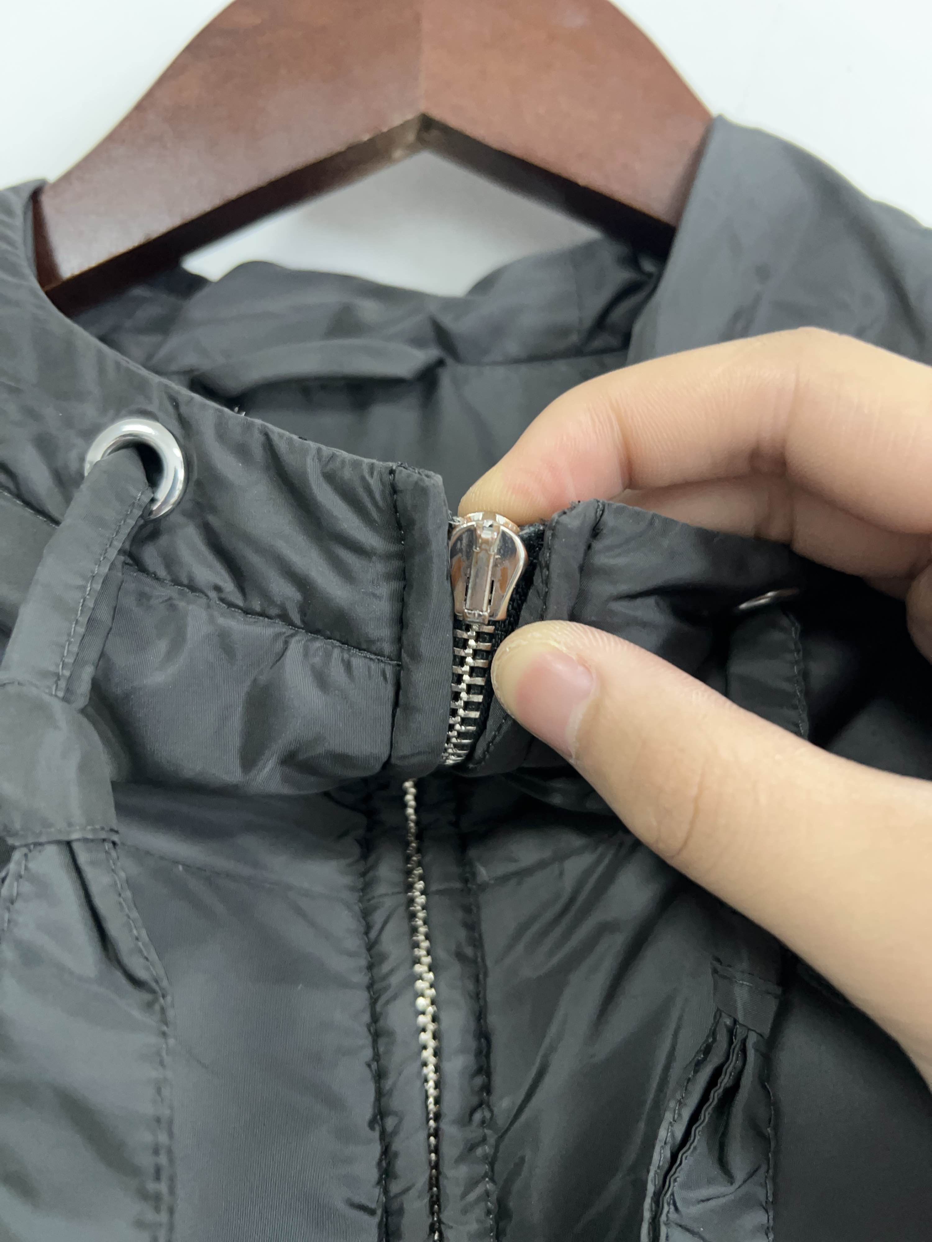 Prada Prada Hooded Down Jacket Size 38 Size XS / US 0-2 / IT 36-38 - 5 Thumbnail
