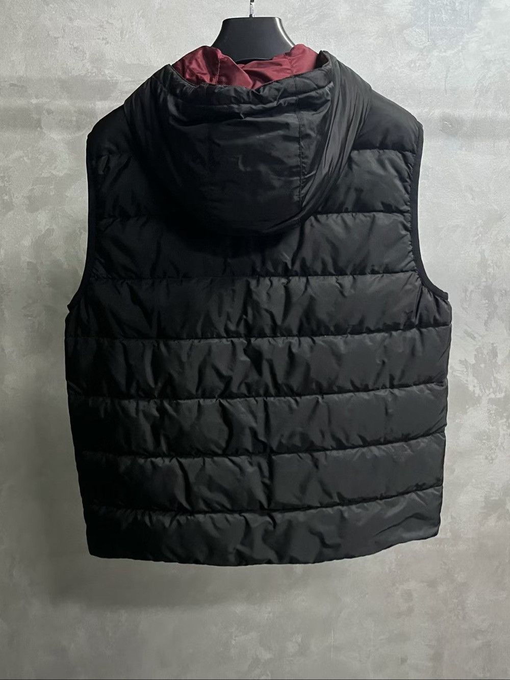 Prada Prada Enamel Logo Puffer Vest Size L Size US L / EU 52-54 / 3 - 2 Thumbnail