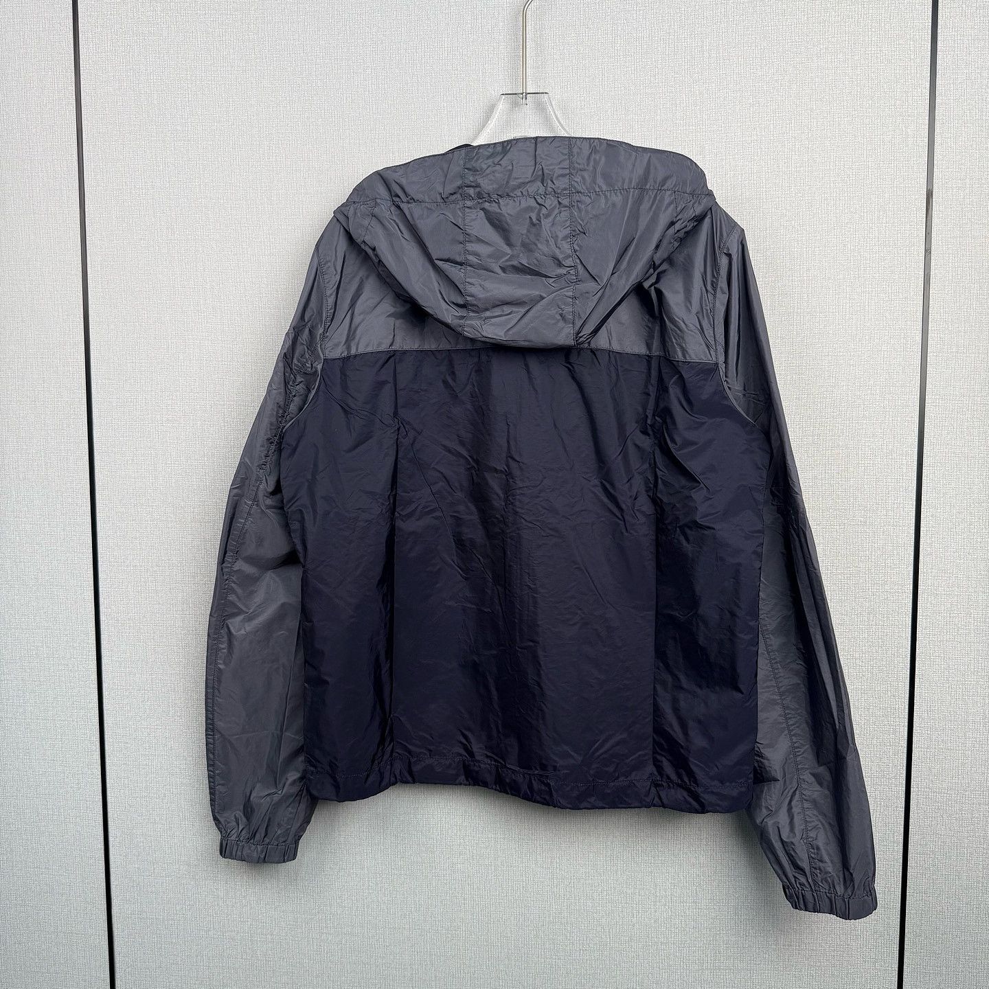 Prada Prada Logo Patch Hooded Windbreaker Jacket Size M Size US M / EU 48-50 / 2 - 2 Thumbnail
