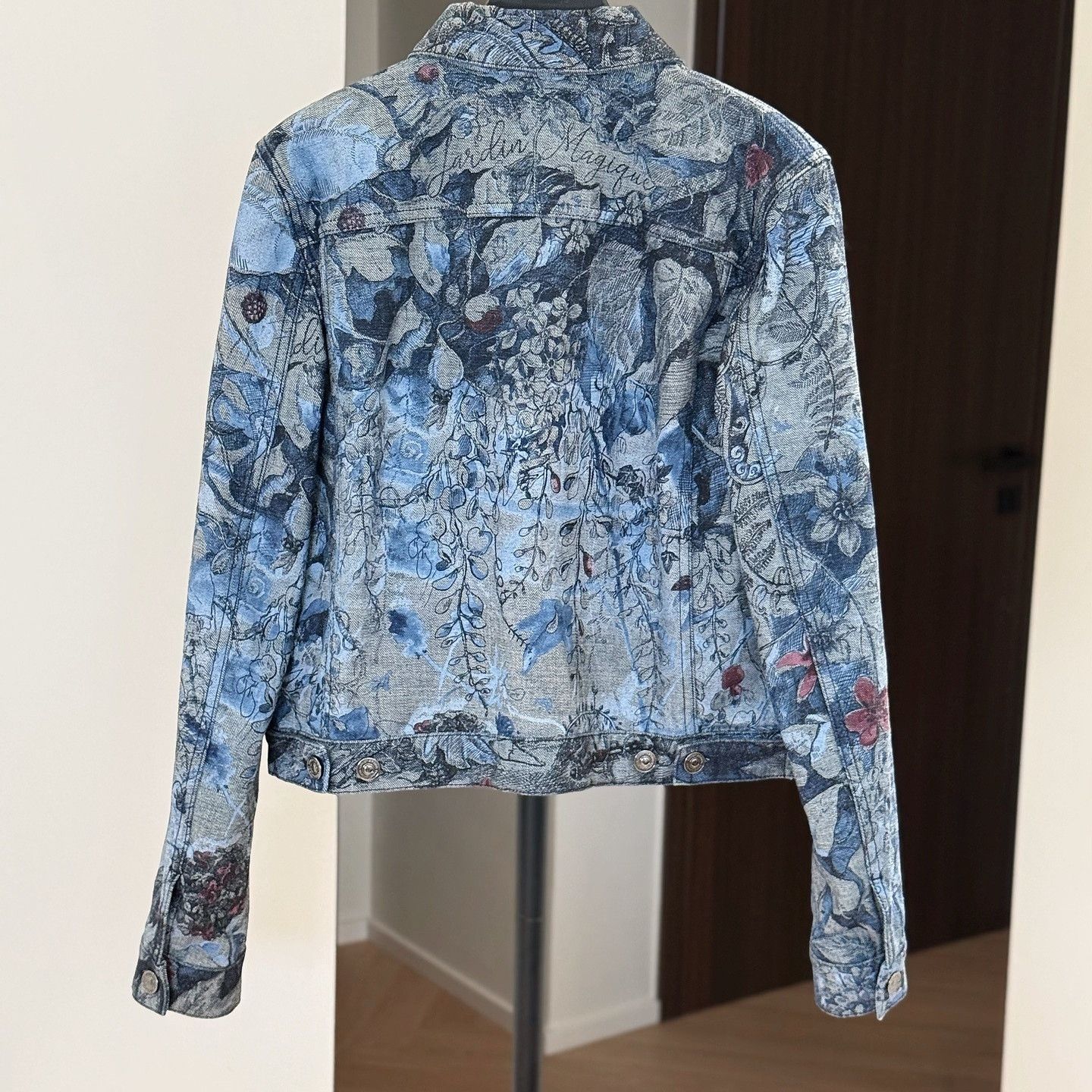 Dior Dior Floral Denim Jacket Size 38 Size S / US 4 / IT 40 - 2 Thumbnail