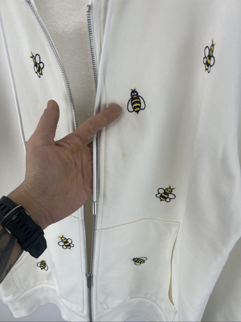 Dior Dior Bee Embroidery Zip Hoodie White Size M Size US M / EU 48-50 / 2 - 5 Thumbnail