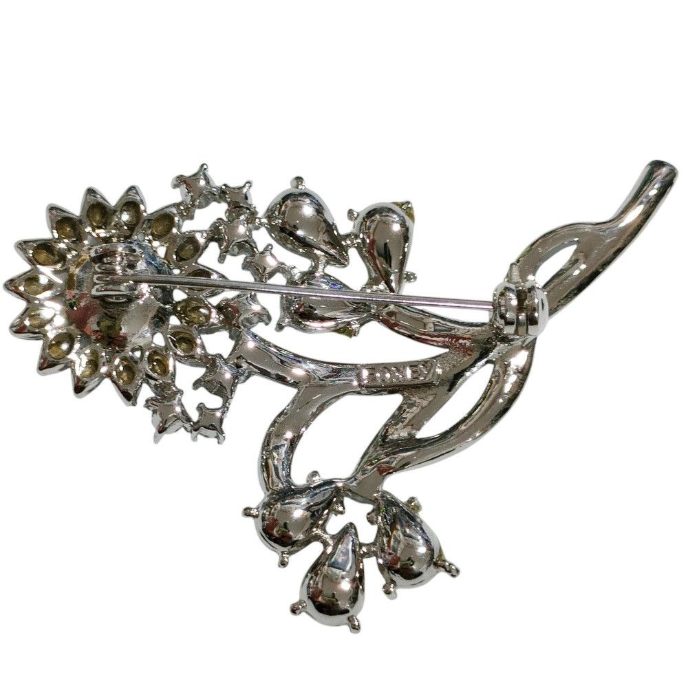 Other Other FOXEY Flower Rhinestone Brooch Metal Brooch DUTY FREE for USA Size ONE SIZE - 5 Thumbnail