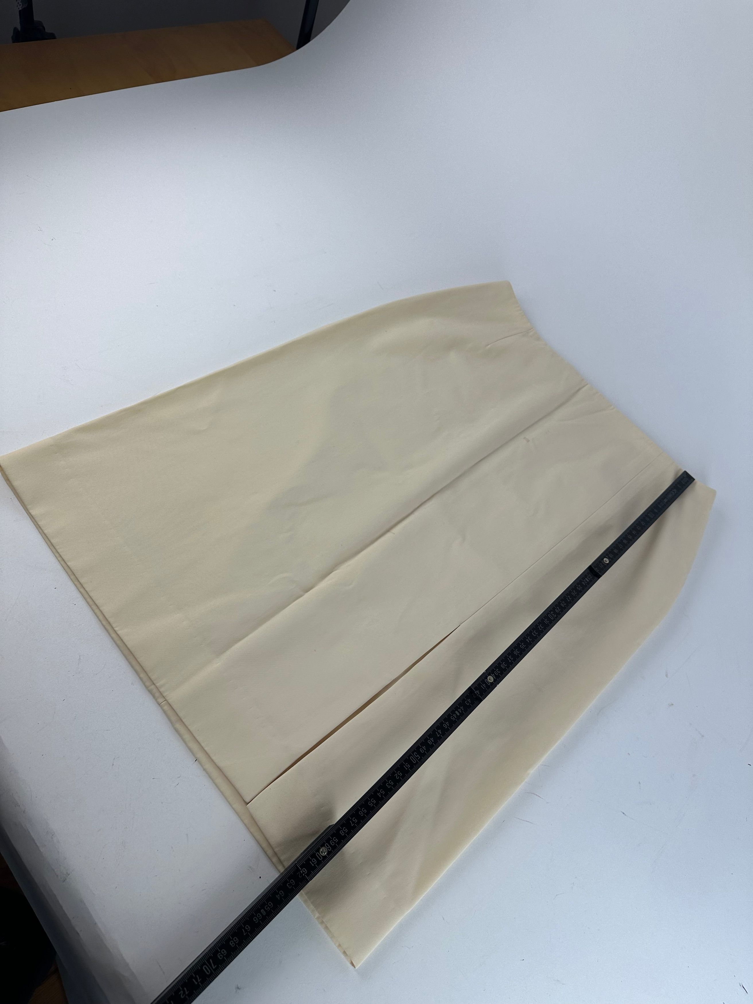 Celine Cream Wool Blend Tailored Skirt with Slit Detail Size 34" / US 12 / IT 48 - 8 Thumbnail