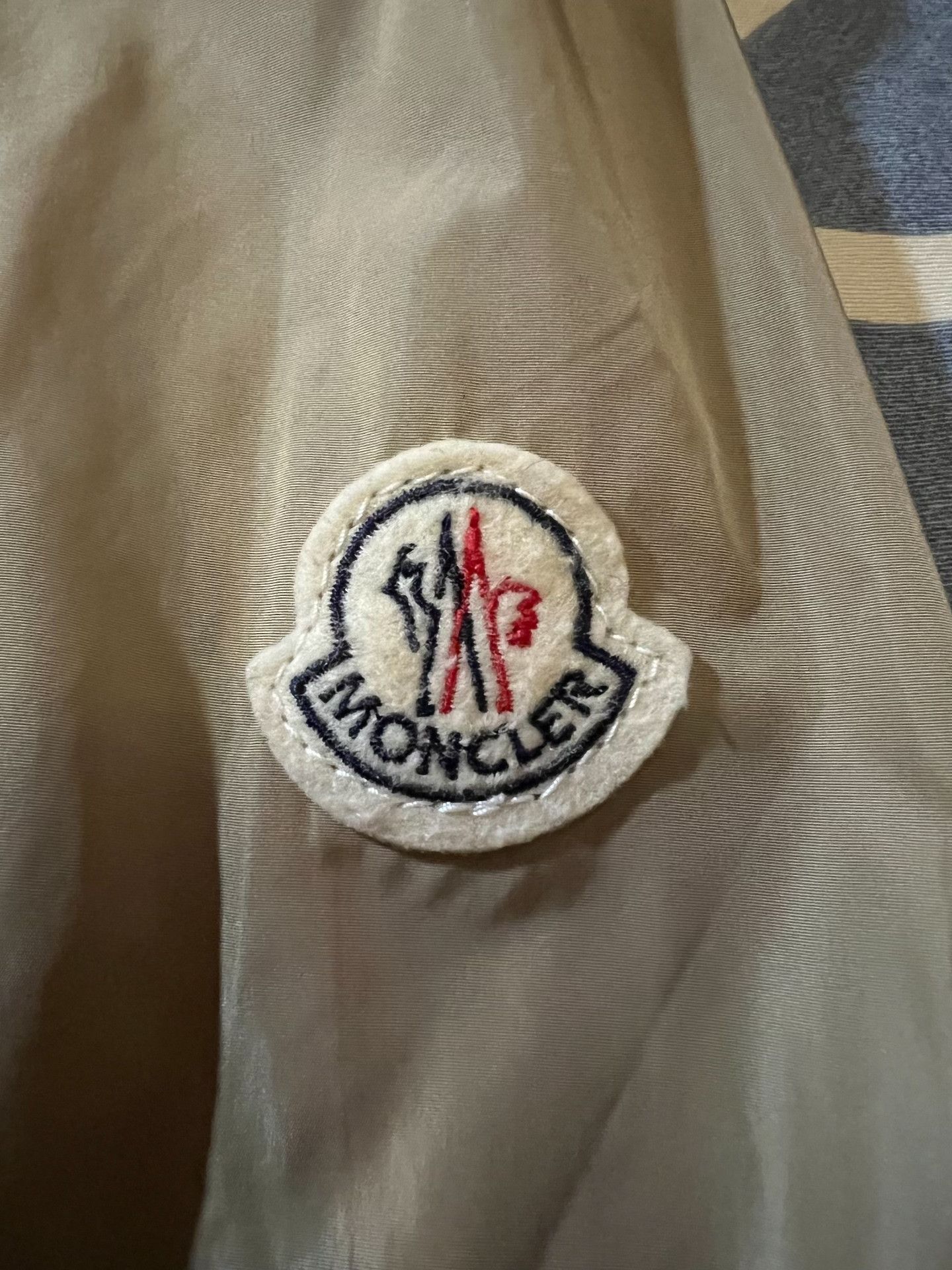 Moncler Moncler Stripe Shoulder Tab Thin Windbreaker Size US M / EU 48-50 / 2 - 3 Thumbnail