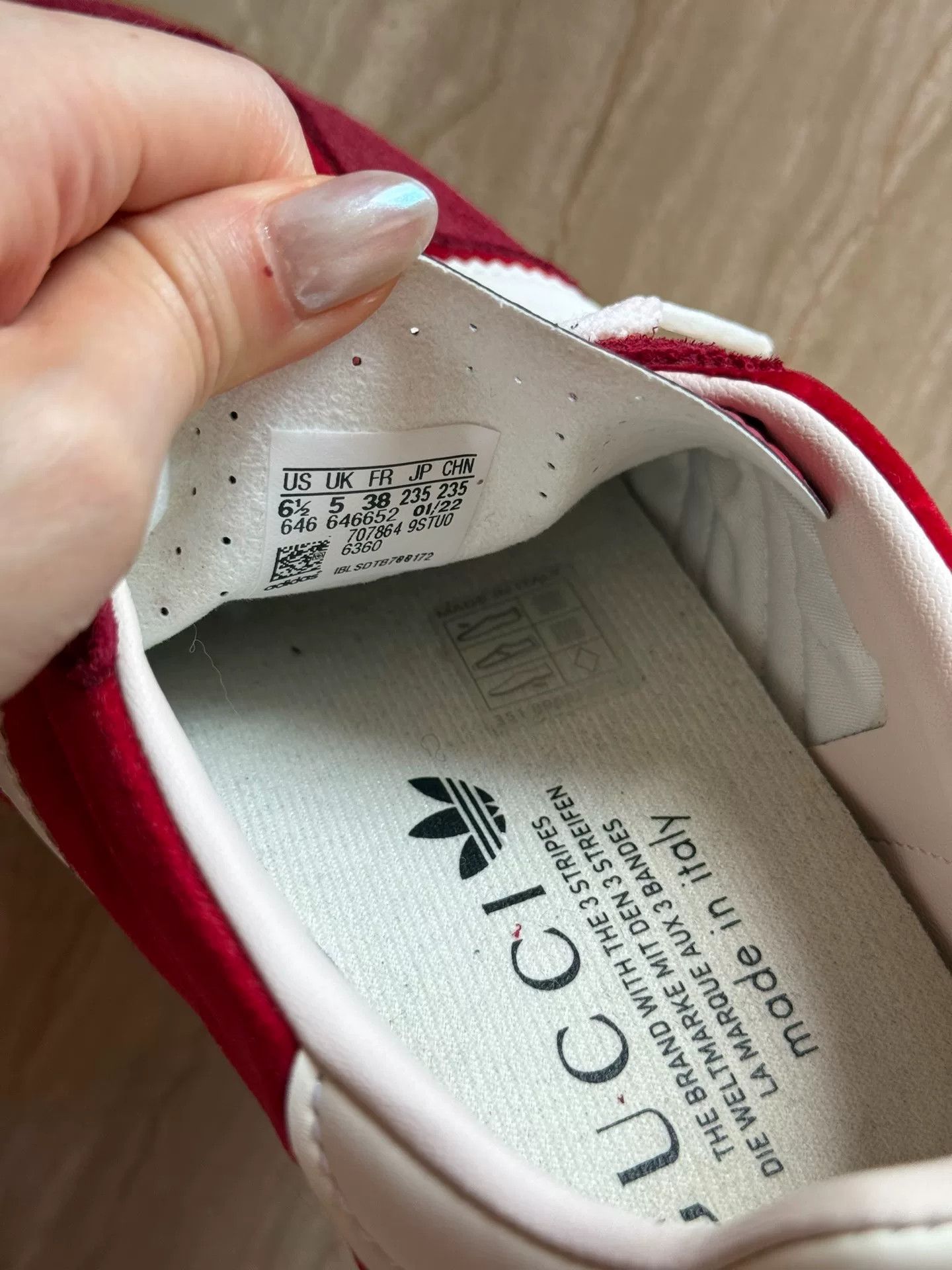 Gucci GUCCI x adidas Gazelle Women's Velvet Shoes Size US 7 / IT 37 - 7 Thumbnail