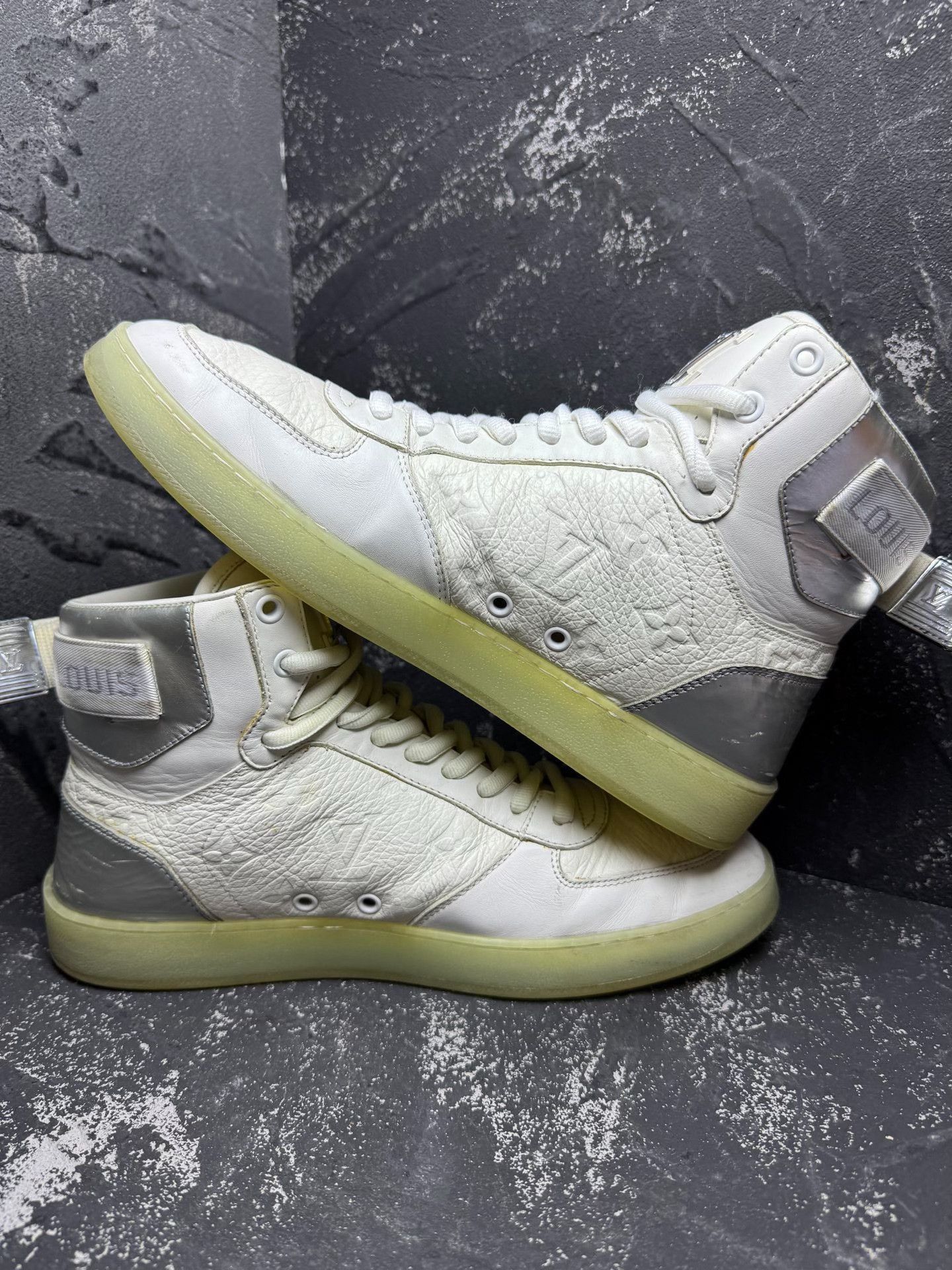 Louis Vuitton Louis Vuitton Rivoli Silver High-Top Sneakers Size US 7.5 / EU 40-41 - 5 Thumbnail