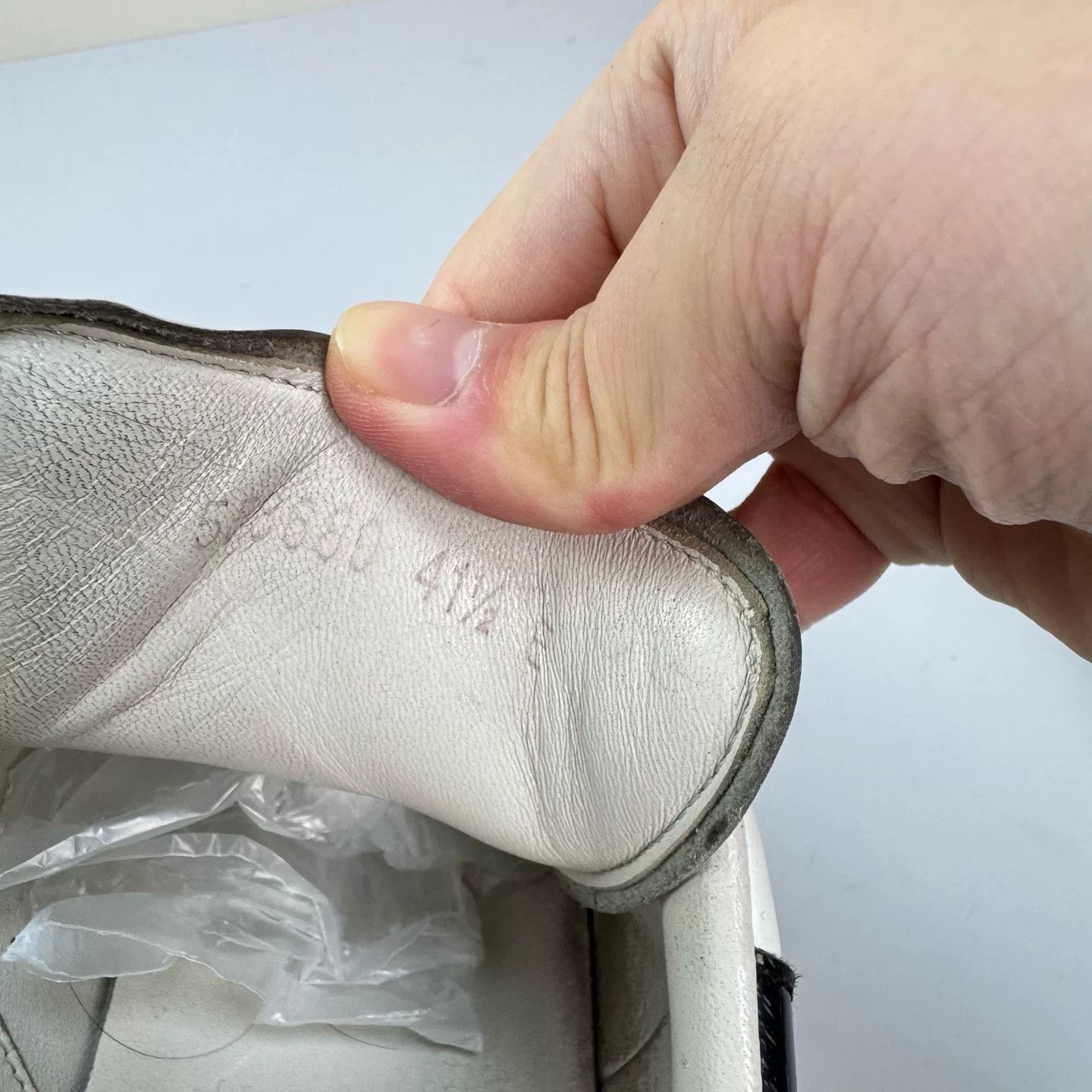 Alexander McQueen Alexander McQueen Laser Tail White Sneakers Size US 8.5 / EU 41-42 - 6 Thumbnail