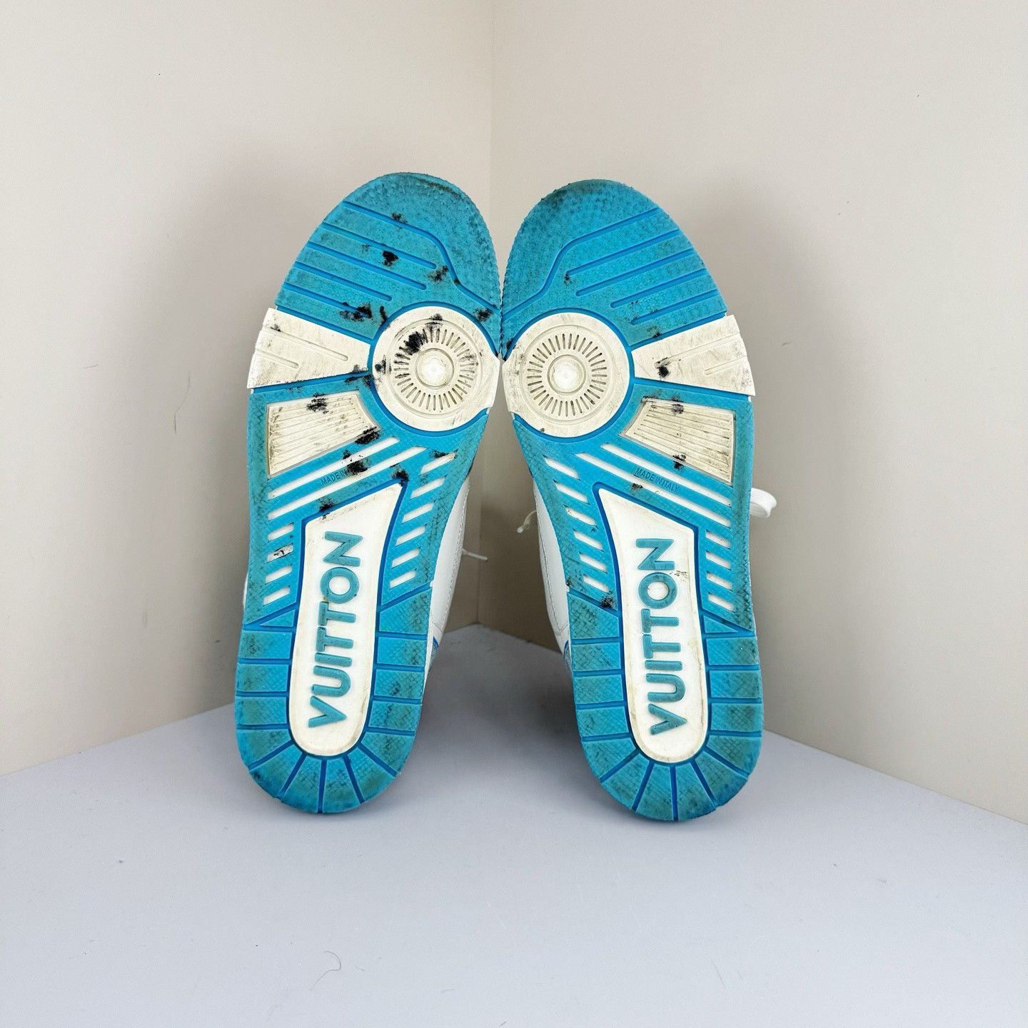 Louis Vuitton Louis Vuitton White Blue Trainer Sneakers Size US 7 / EU 40 - 5 Thumbnail