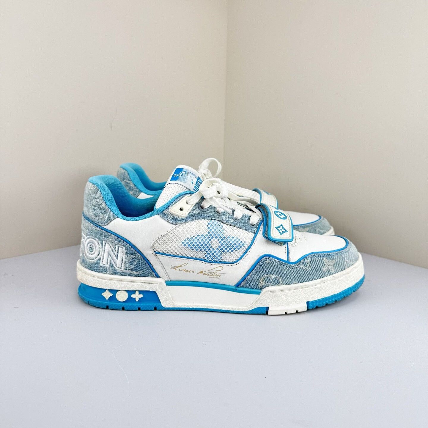 Louis Vuitton Louis Vuitton White Blue Trainer Sneakers Size US 7 / EU 40 - 4 Thumbnail