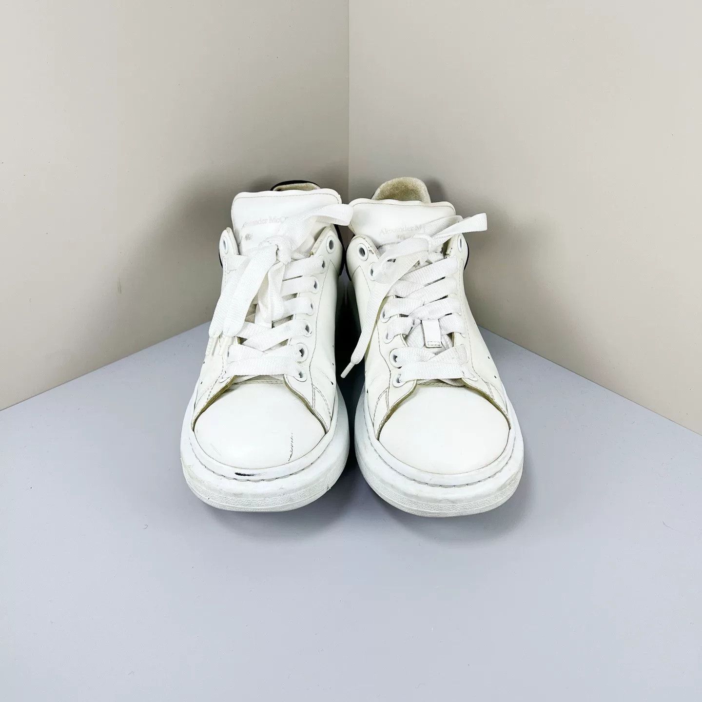 Alexander McQueen Alexander McQueen Black Tail Sneakers Size US 9.5 / EU 42-43 - 2 Thumbnail
