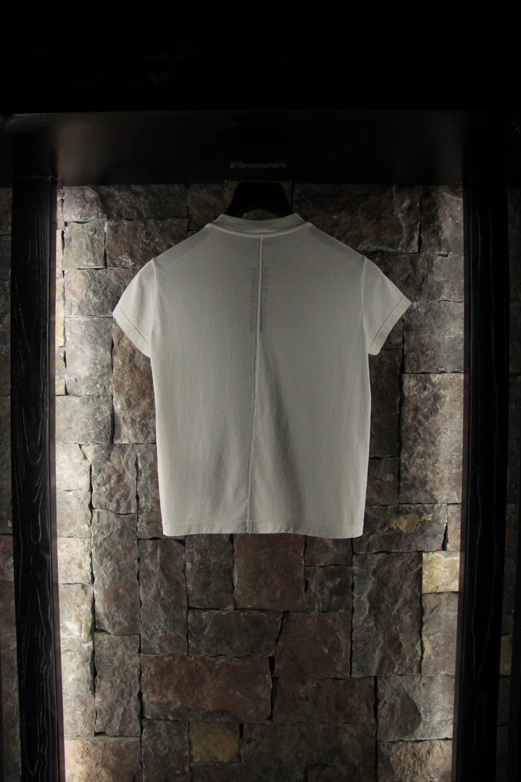 Rick Owens Rick Owens White Short Sleeve Shirts Men s Size US S / EU 44-46 / 1 - 2 Thumbnail