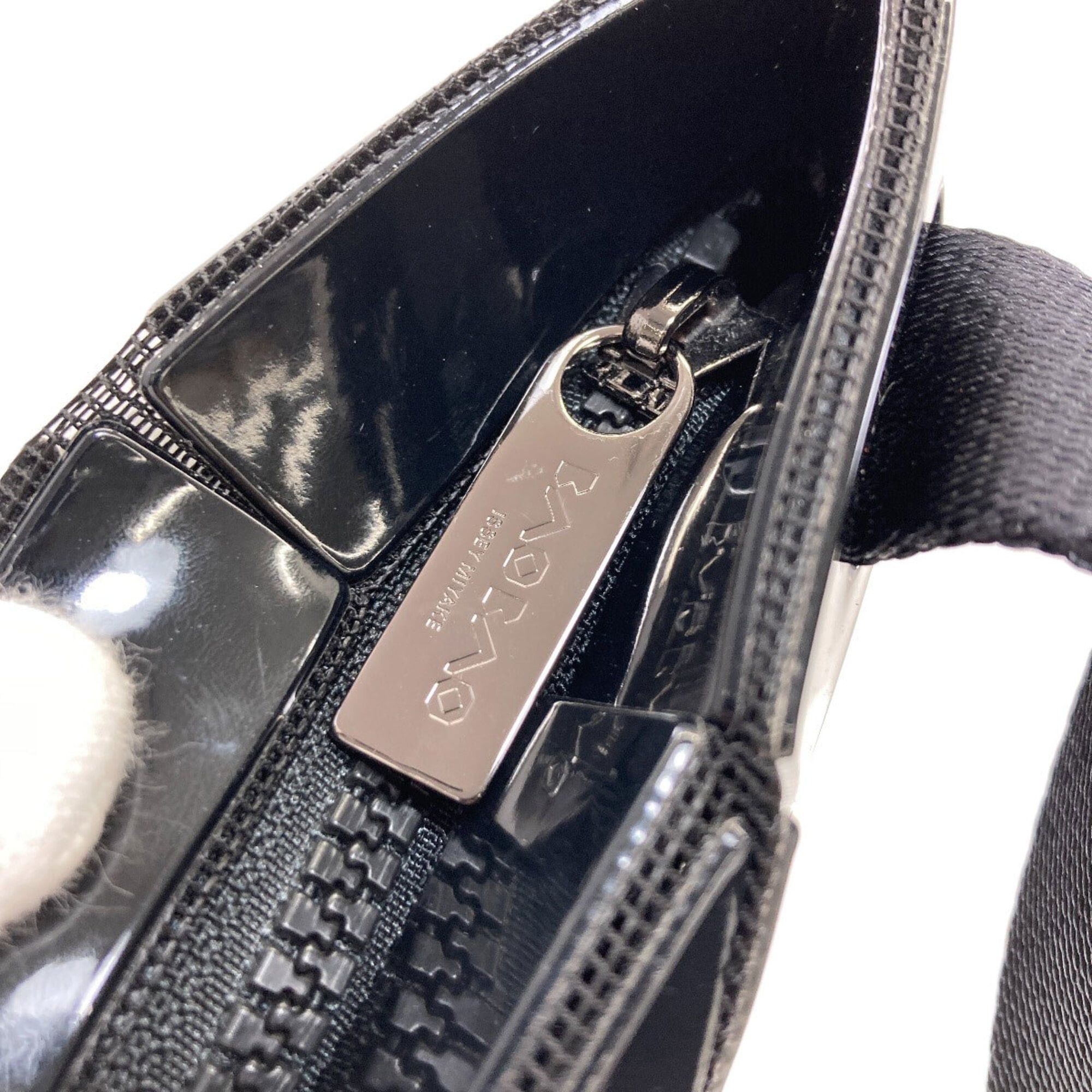 Issey Miyake Issey Miyake Bao Shoulder Bag, PVC, Women's, ISSEY MIYAKE INC. Size ONE SIZE - 8 Thumbnail