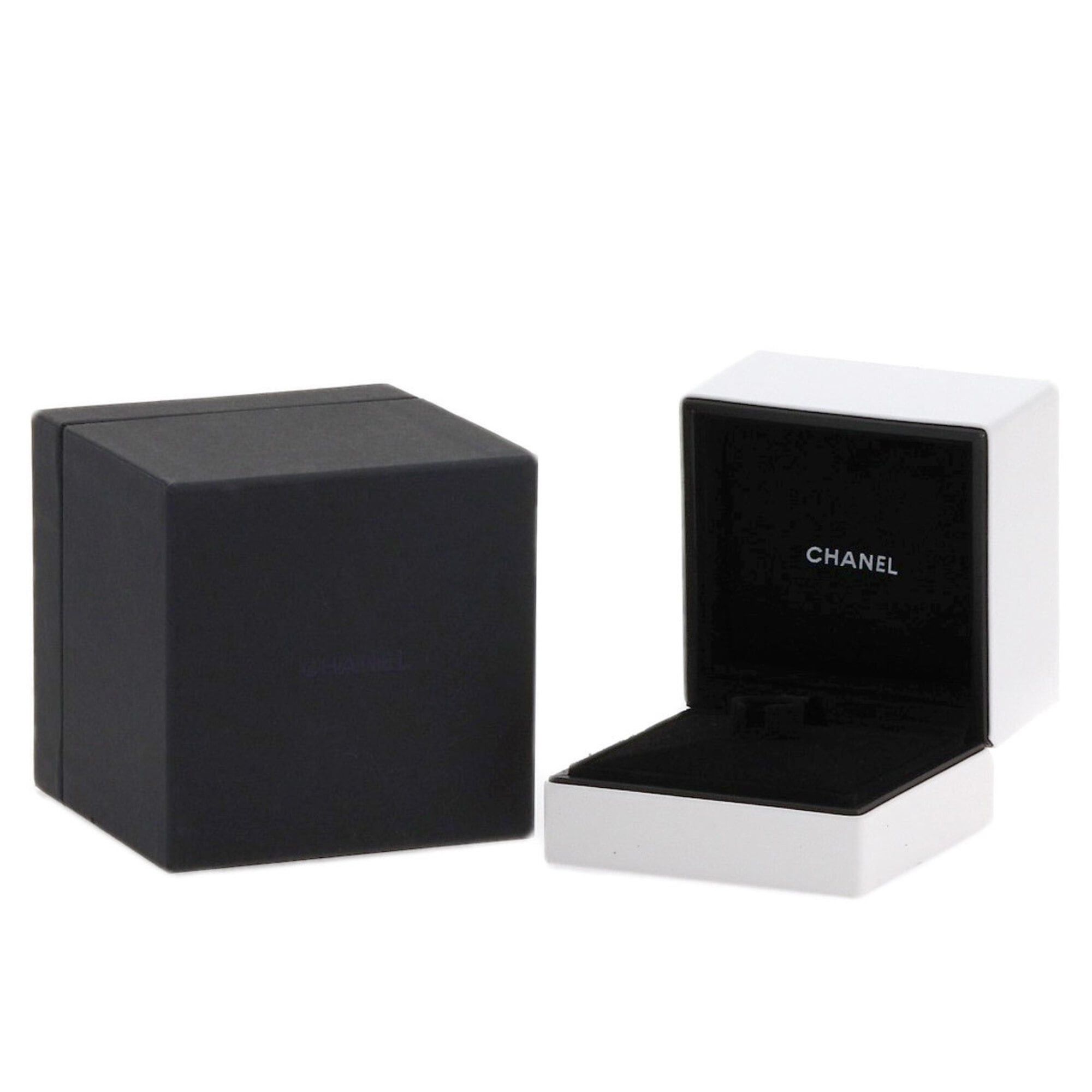 Chanel Chanel Camellia Diamond Ring #53, 18K White Gold, Women's. Size ONE SIZE - 9 Thumbnail