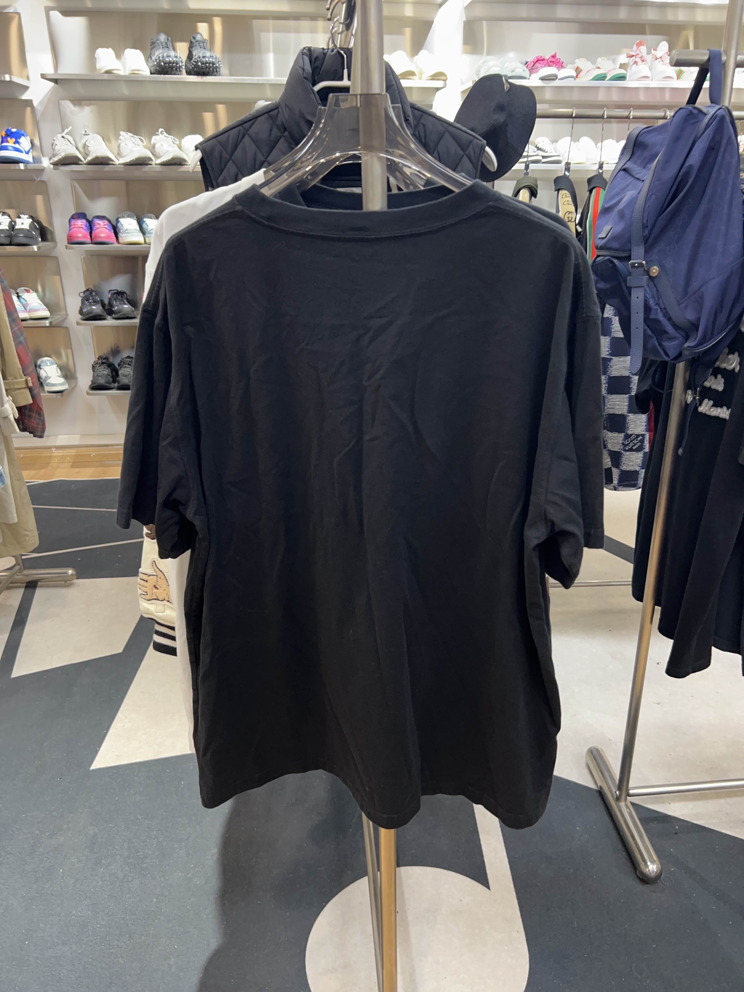 Dior Dior Badge T-Shirt XXL Size US XXL / EU 58 / 5 - 2 Thumbnail