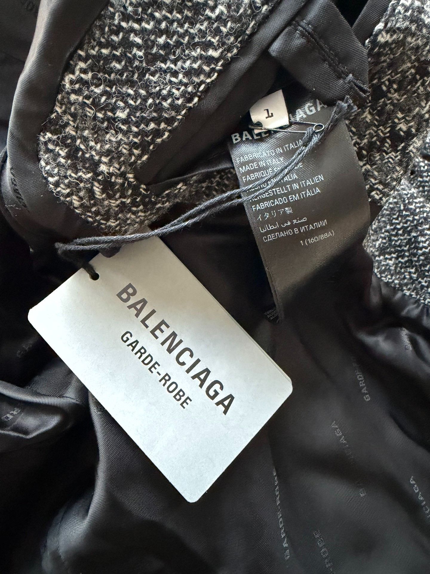 Balenciaga Balenciaga 2025 Fall Show Coat Size US S / EU 44-46 / 1 - 9 Thumbnail
