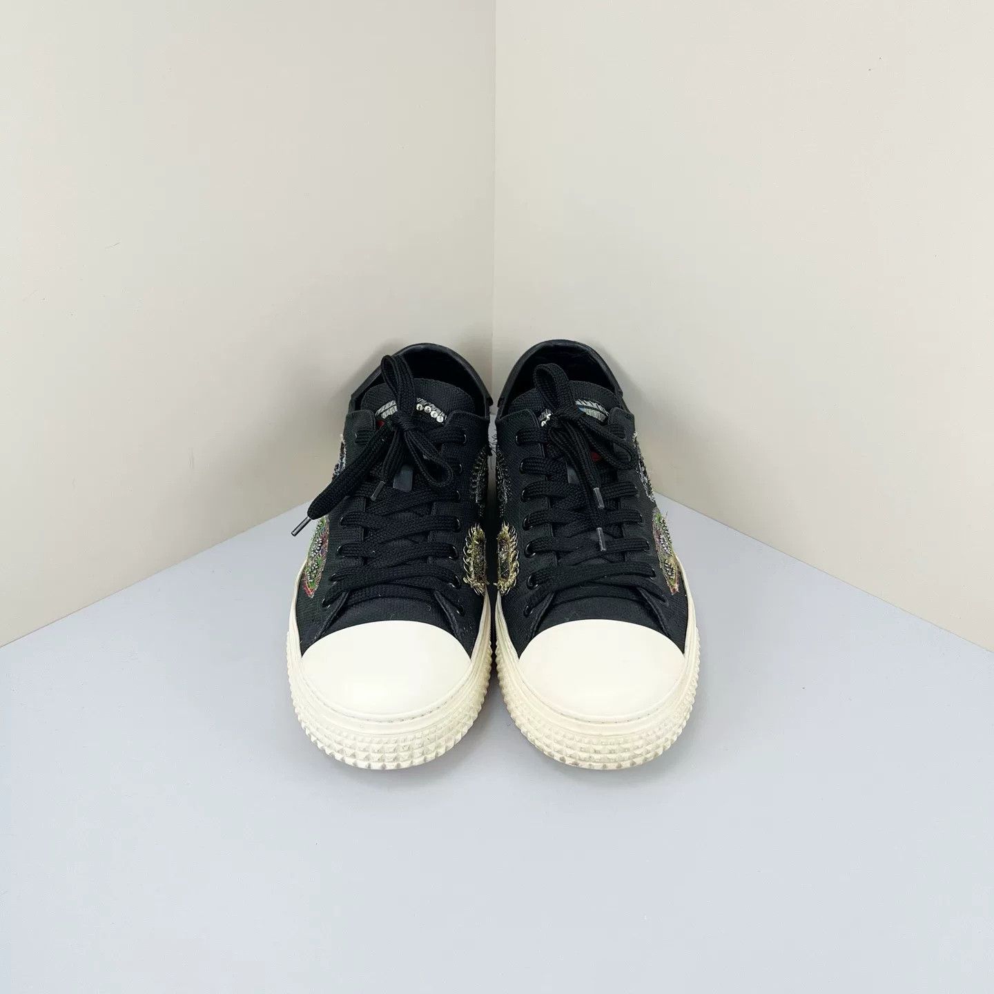 Valentino Valentino Runway Beaded Embroidery Sneakers Size US 9 / EU 42 - 2 Thumbnail