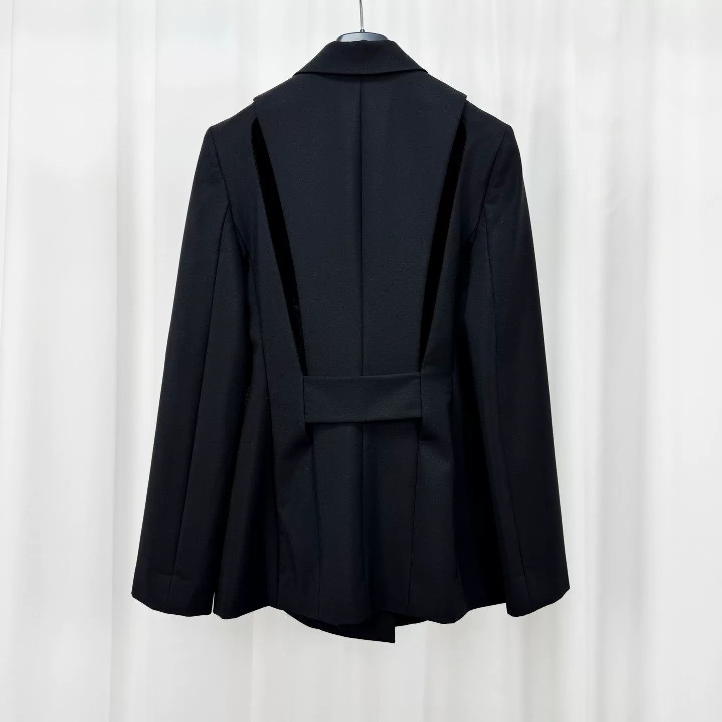 Givenchy Givenchy Metal Clasp Blazer Size XS / US 0-2 / IT 36-38 - 2 Thumbnail
