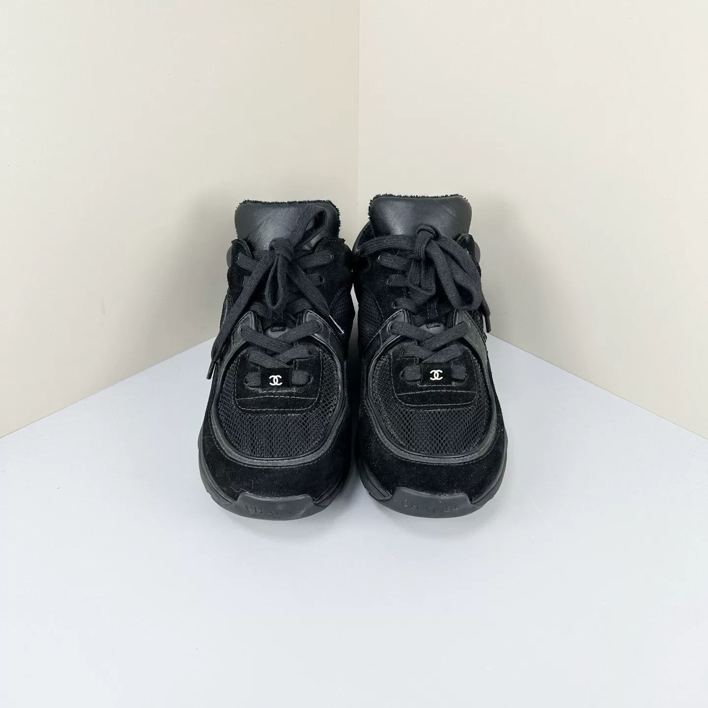 Chanel Chanel Black Suede Double C Sneakers Size US 6 / IT 36 - 2 Thumbnail