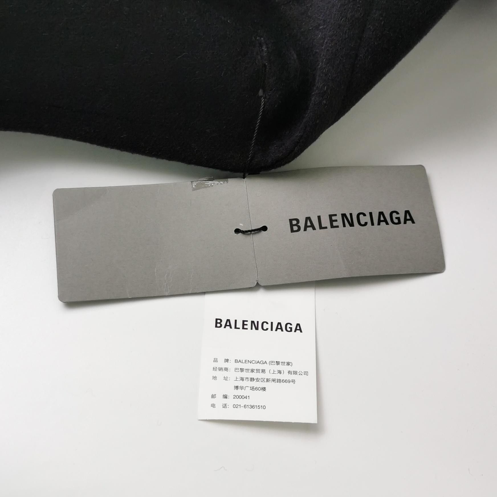 Balenciaga Black Solid Heavy Coat in Size XS Size US XS / EU 42 / 0 - 3 Thumbnail