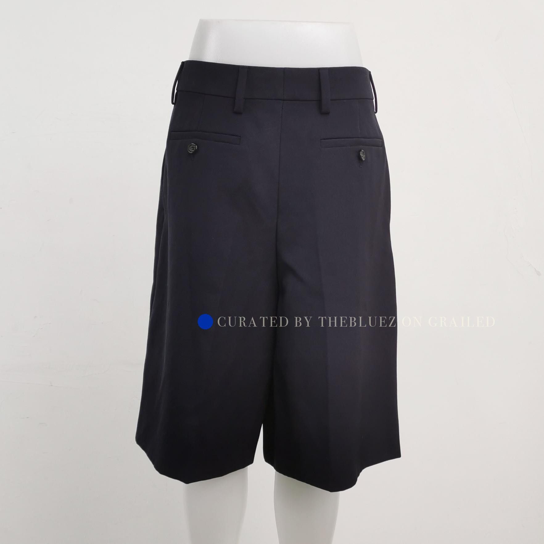 Prada Elegant Virgin Wool Shorts in Blue Size US 28 / EU 44 - 2 Thumbnail