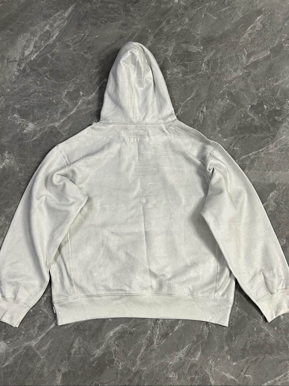 Supreme Supreme x MM6 Maison Margiela Foil Box Logo Hoodie Size L Size US L / EU 52-54 / 3 - 2 Thumbnail