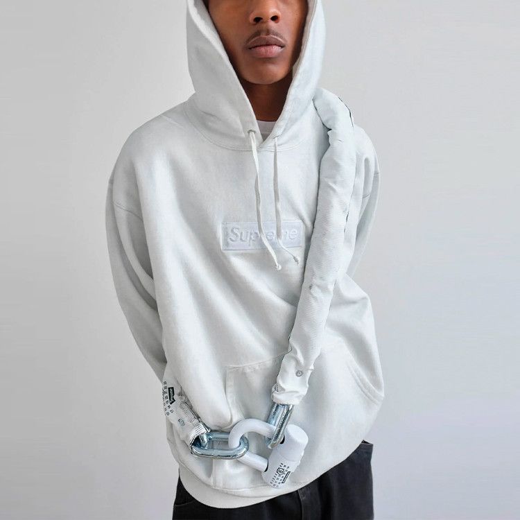 Supreme Supreme x MM6 Maison Margiela Foil Box Logo Hoodie Size L Size US L / EU 52-54 / 3 - 13 Thumbnail