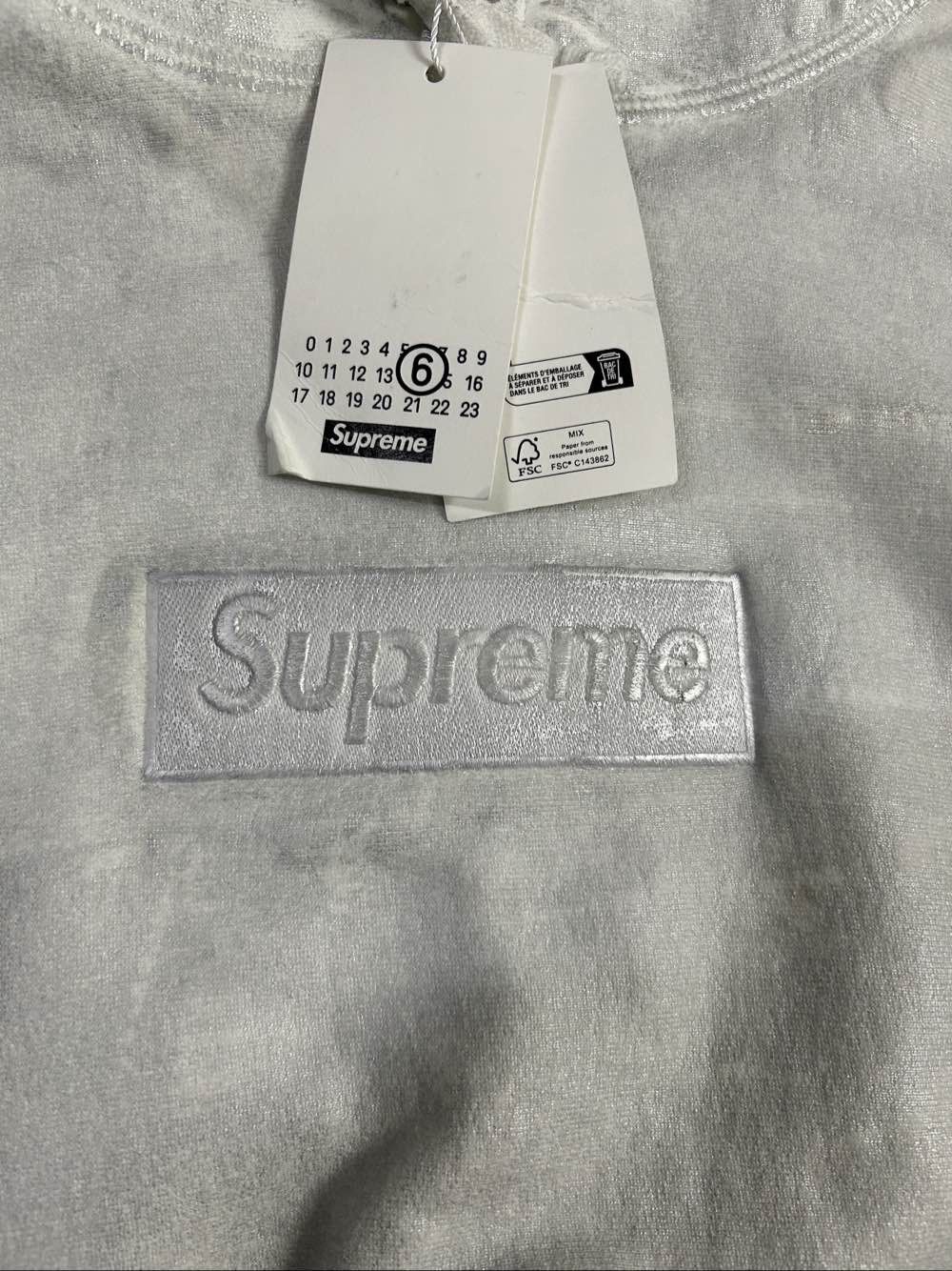 Supreme Supreme x MM6 Maison Margiela Foil Box Logo Hoodie Size L Size US L / EU 52-54 / 3 - 11 Thumbnail