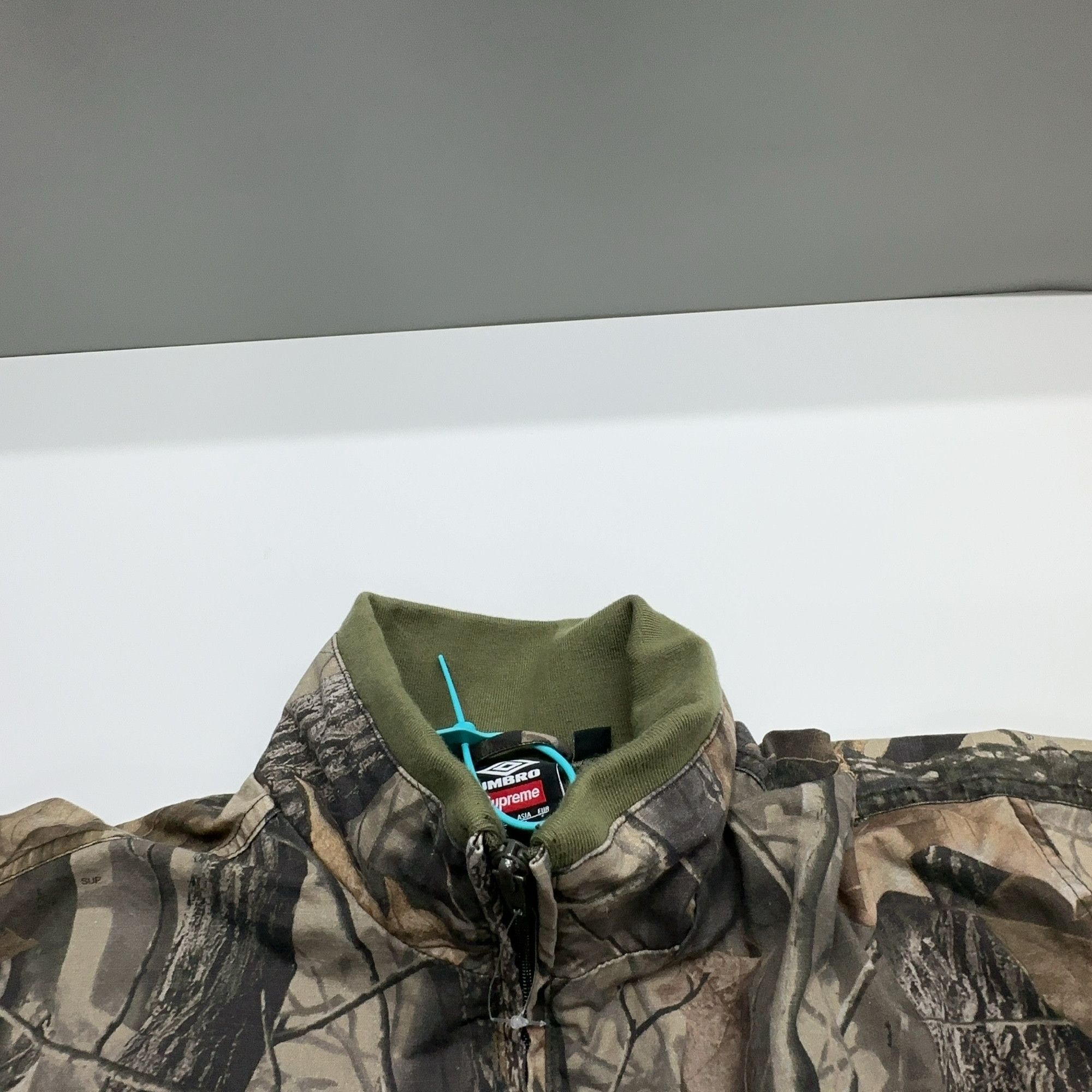 Supreme Supreme x Umbro Camo Track Jacket Size S Size US S / EU 44-46 / 1 - 7 Thumbnail