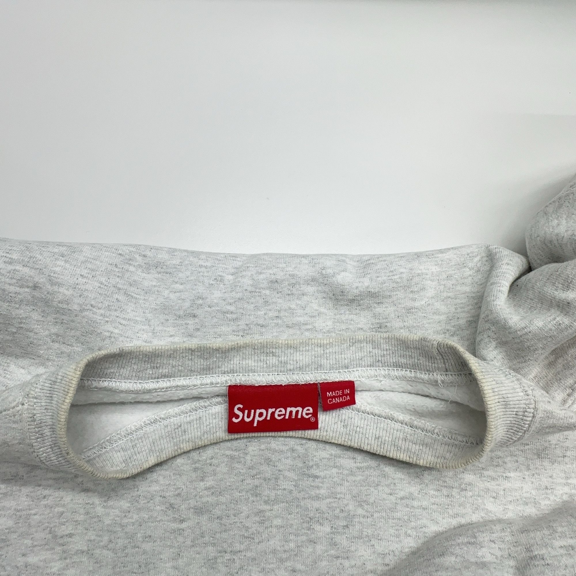 Supreme Supreme Small Box Crewneck Size M Size US M / EU 48-50 / 2 - 7 Thumbnail