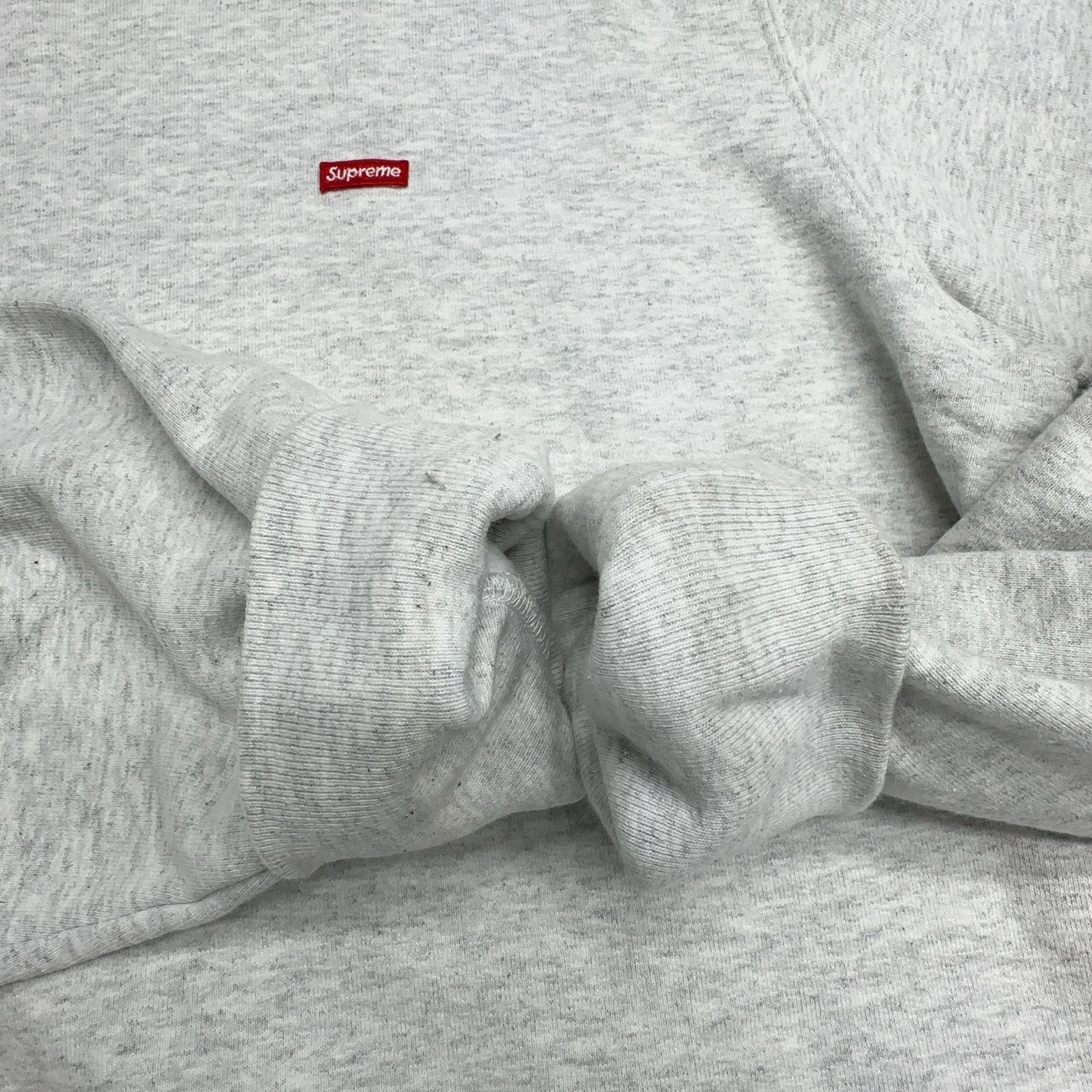 Supreme Supreme Small Box Crewneck Size M Size US M / EU 48-50 / 2 - 15 Thumbnail