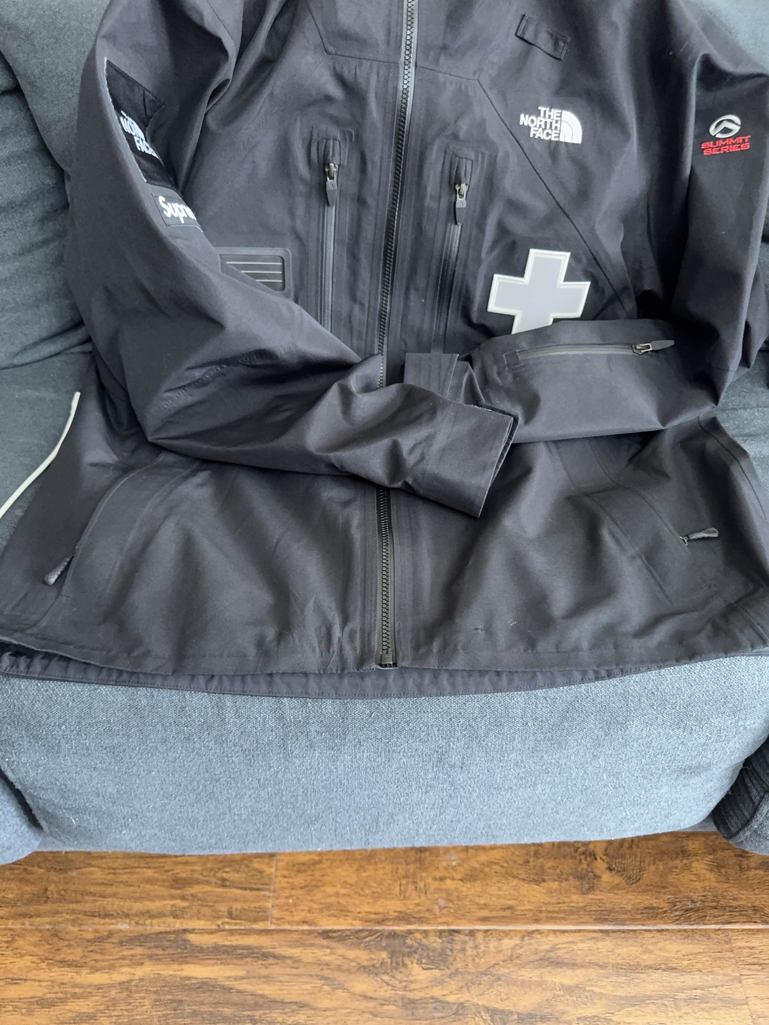 Supreme Supreme x The North Face Rescue Mountain Pro Jacket Size L Size US L / EU 52-54 / 3 - 7 Thumbnail