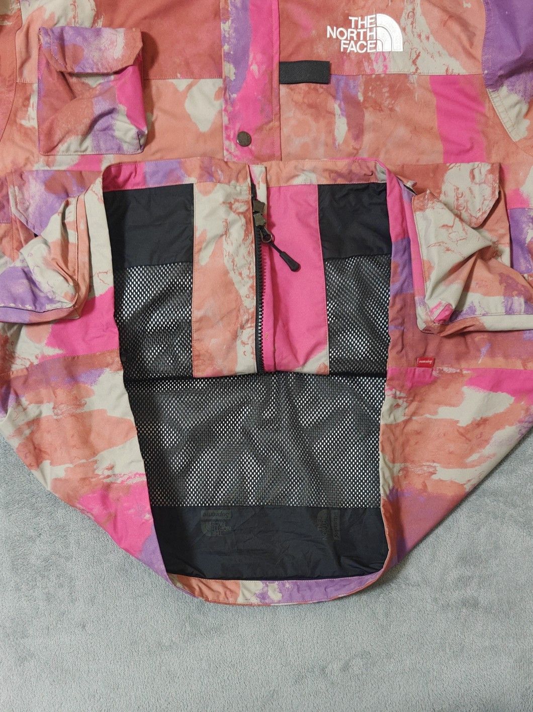 Supreme Supreme x The North Face Tie-Dye Cargo Jacket Size L Size US L / EU 52-54 / 3 - 10 Thumbnail