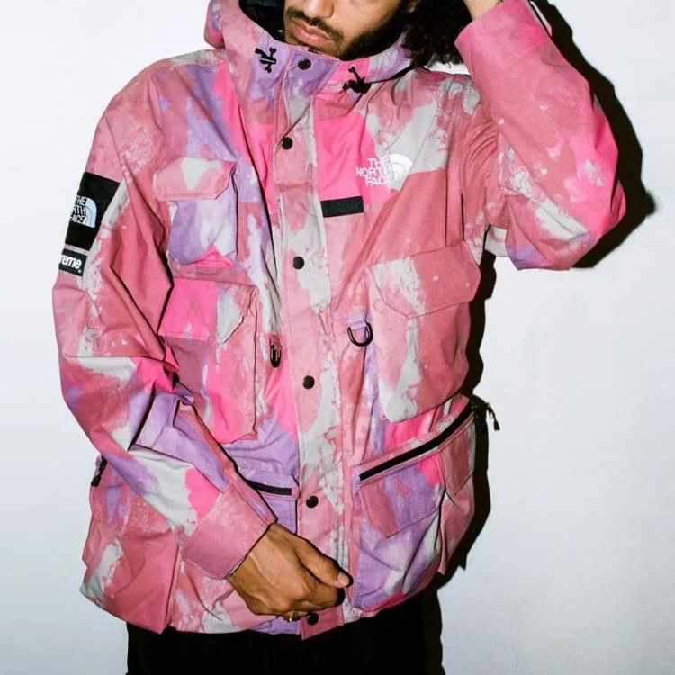 Supreme Supreme x The North Face Tie-Dye Cargo Jacket Size L Size US L / EU 52-54 / 3 - 12 Thumbnail