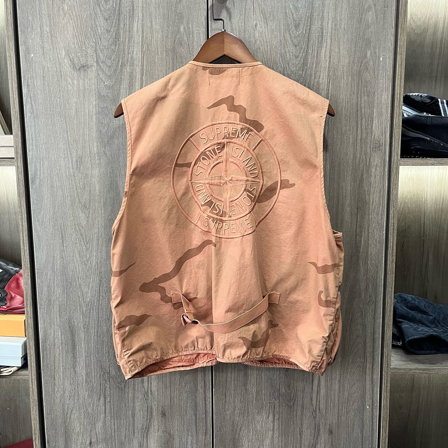 Stone Island × Supreme Supreme x Stone Island Camo Cargo Vest Size M Size US M / EU 48-50 / 2 - 2 Thumbnail