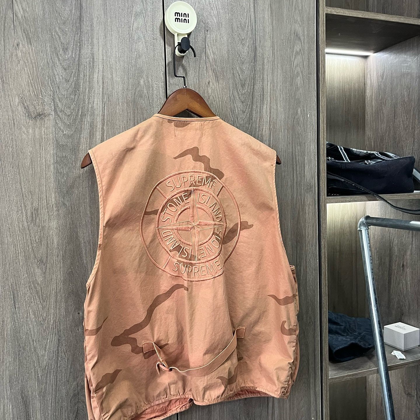 Stone Island × Supreme Supreme x Stone Island Camo Cargo Vest Size M Size US M / EU 48-50 / 2 - 8 Thumbnail