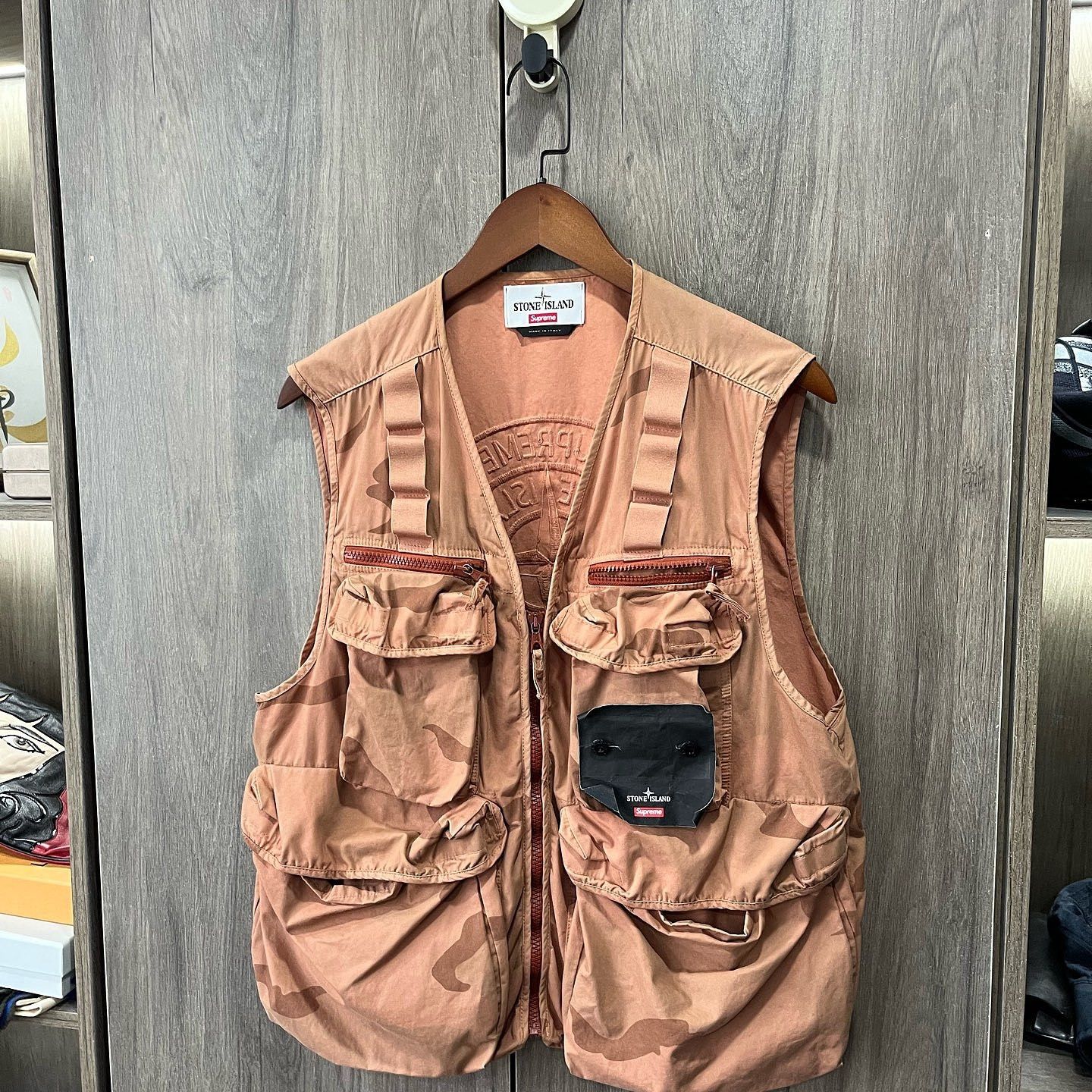 Stone Island × Supreme Supreme x Stone Island Camo Cargo Vest Size M Size US M / EU 48-50 / 2 - 6 Thumbnail