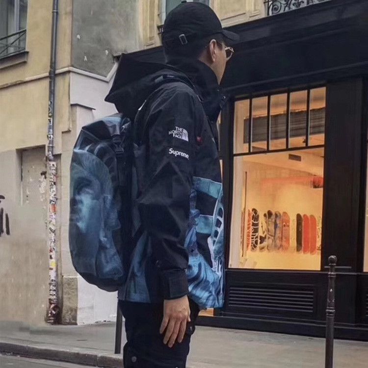Supreme × The North Face Supreme x The North Face Statue of Liberty Jacket Size L Size US L / EU 52-54 / 3 - 14 Thumbnail
