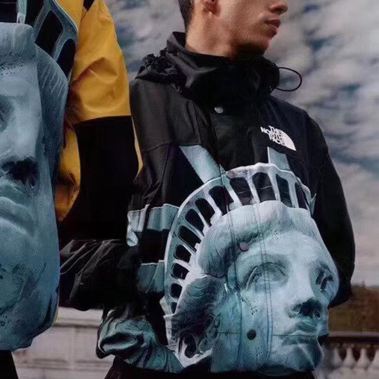 Supreme × The North Face Supreme x The North Face Statue of Liberty Jacket Size L Size US L / EU 52-54 / 3 - 17 Thumbnail