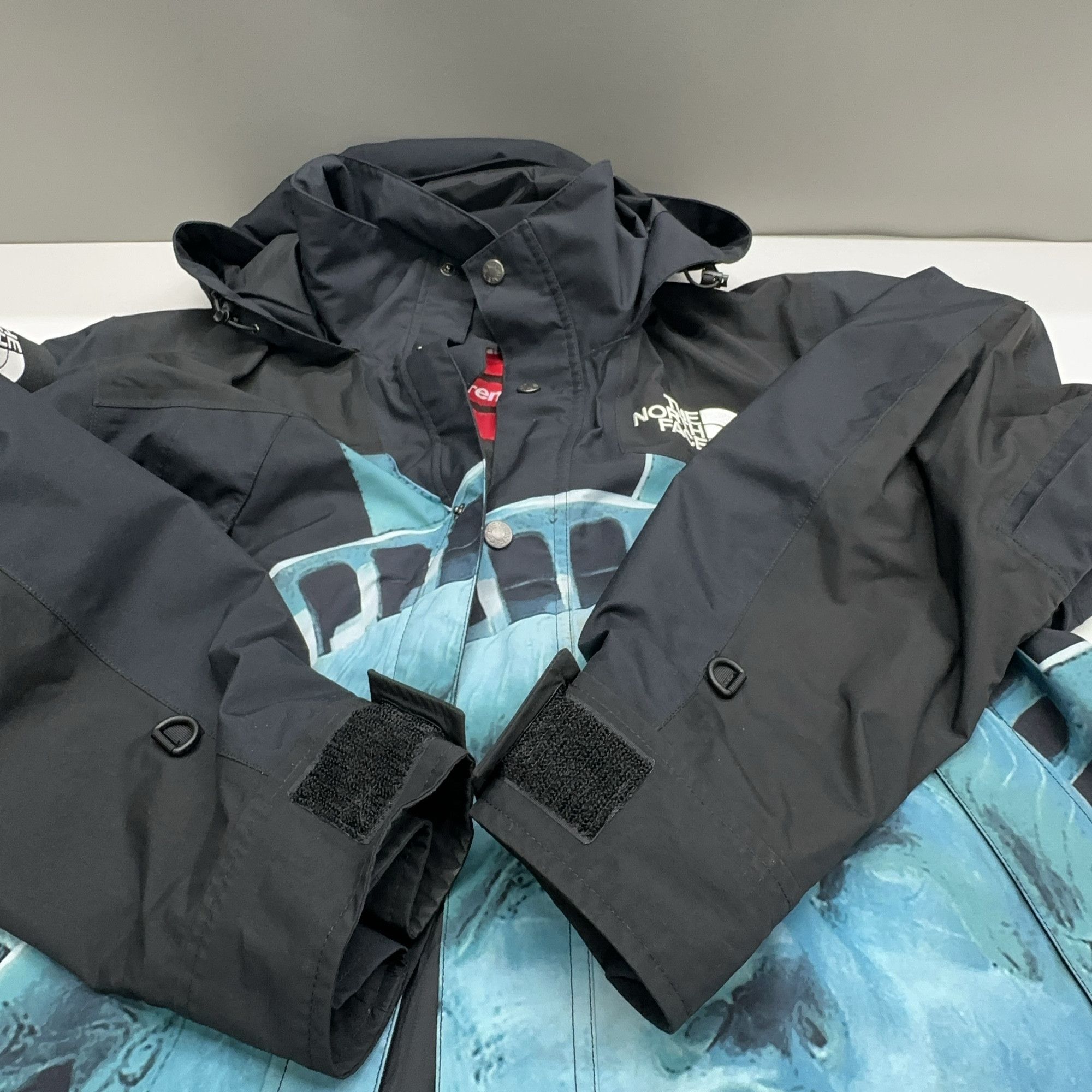 Supreme Supreme x The North Face Statue of Liberty Jacket Size S Size US S / EU 44-46 / 1 - 13 Thumbnail