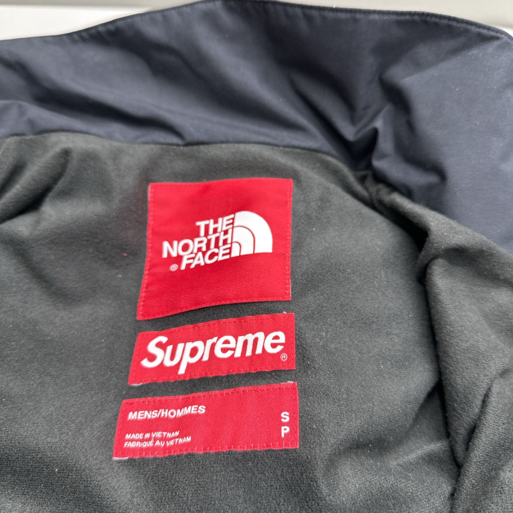 Supreme Supreme x The North Face Statue of Liberty Jacket Size S Size US S / EU 44-46 / 1 - 3 Thumbnail