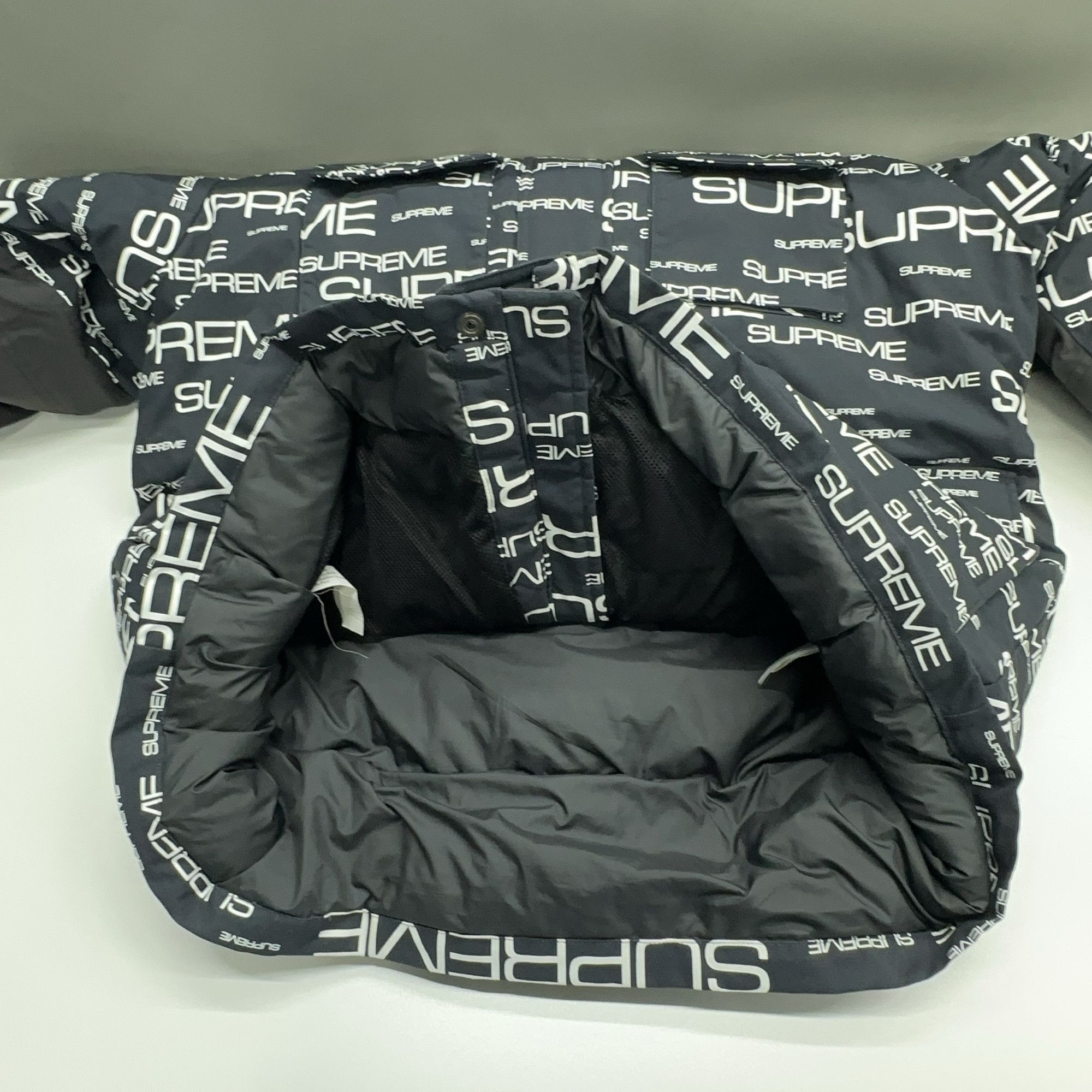 Supreme Supreme x The North Face Logo Parka Size L Size US L / EU 52-54 / 3 - 12 Thumbnail