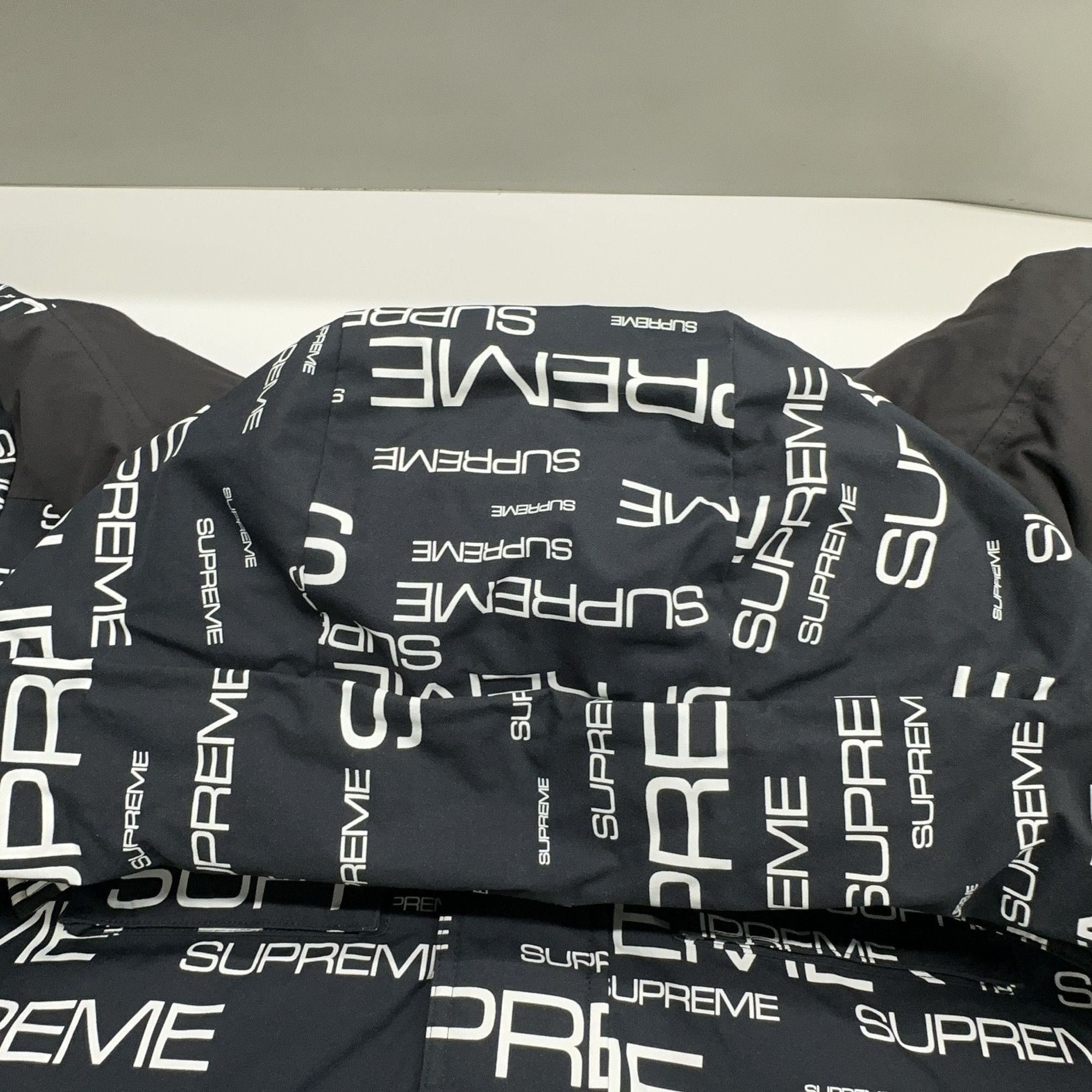 Supreme Supreme x The North Face Logo Parka Size L Size US L / EU 52-54 / 3 - 9 Thumbnail