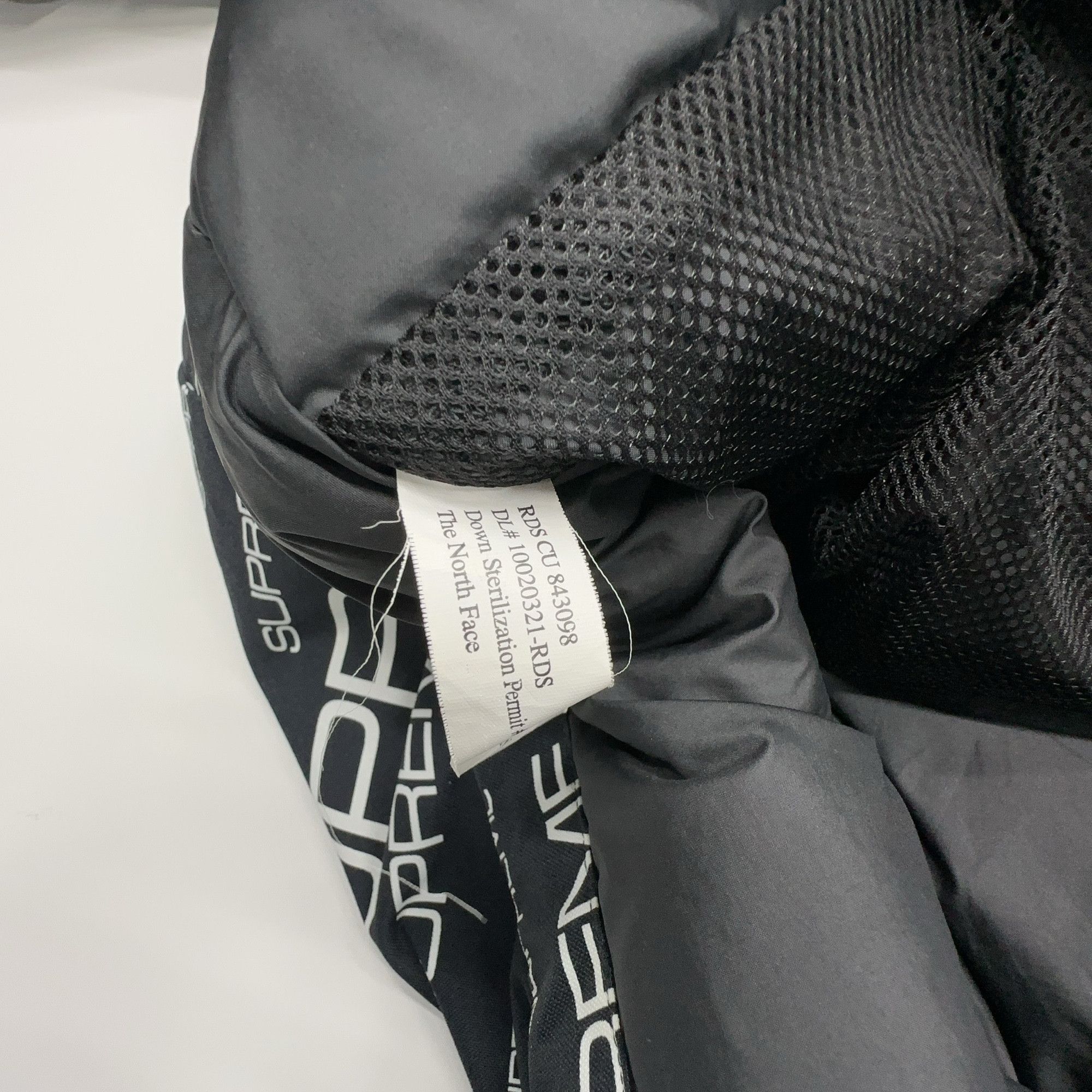 Supreme Supreme x The North Face Logo Parka Size L Size US L / EU 52-54 / 3 - 6 Thumbnail