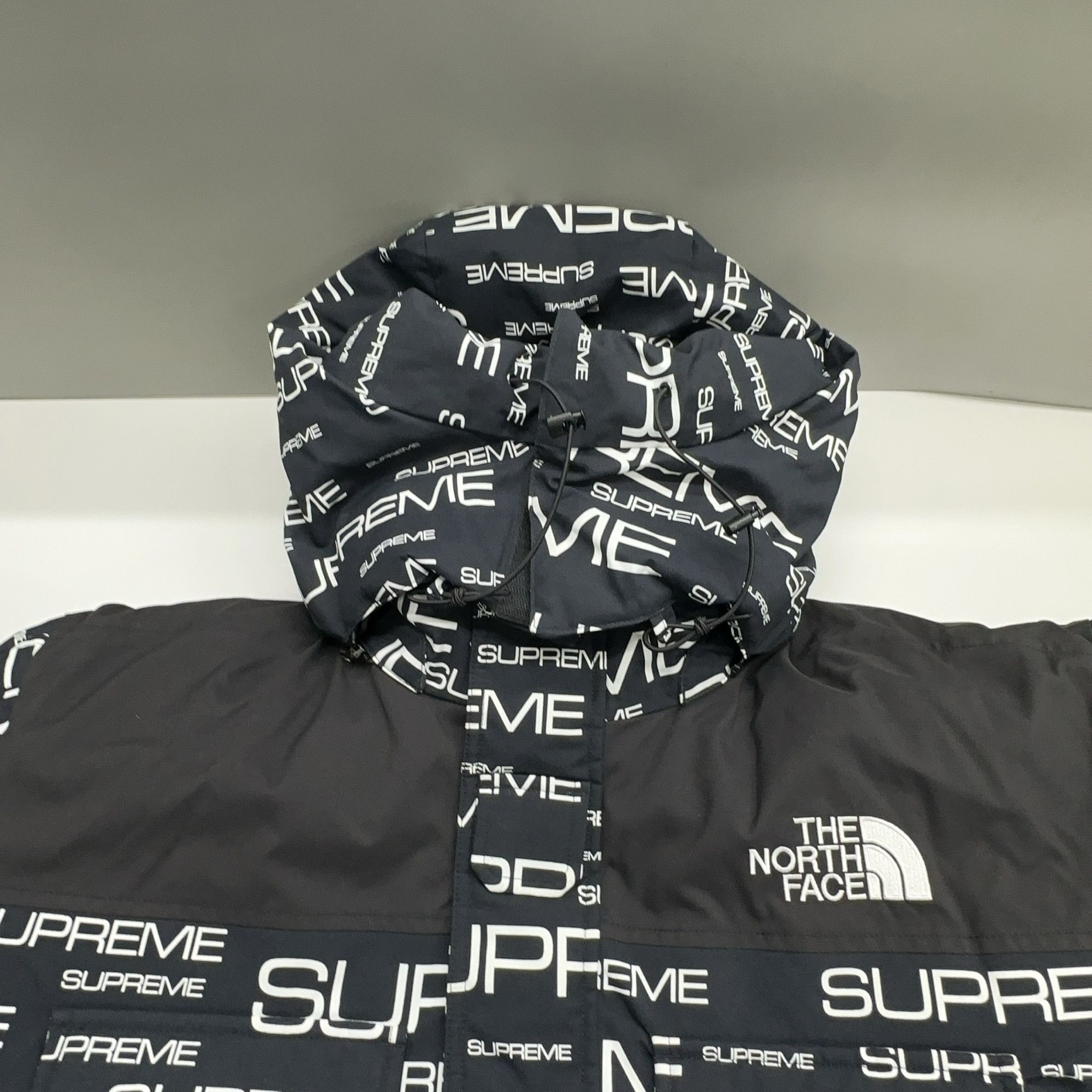 Supreme Supreme x The North Face Logo Parka Size L Size US L / EU 52-54 / 3 - 10 Thumbnail