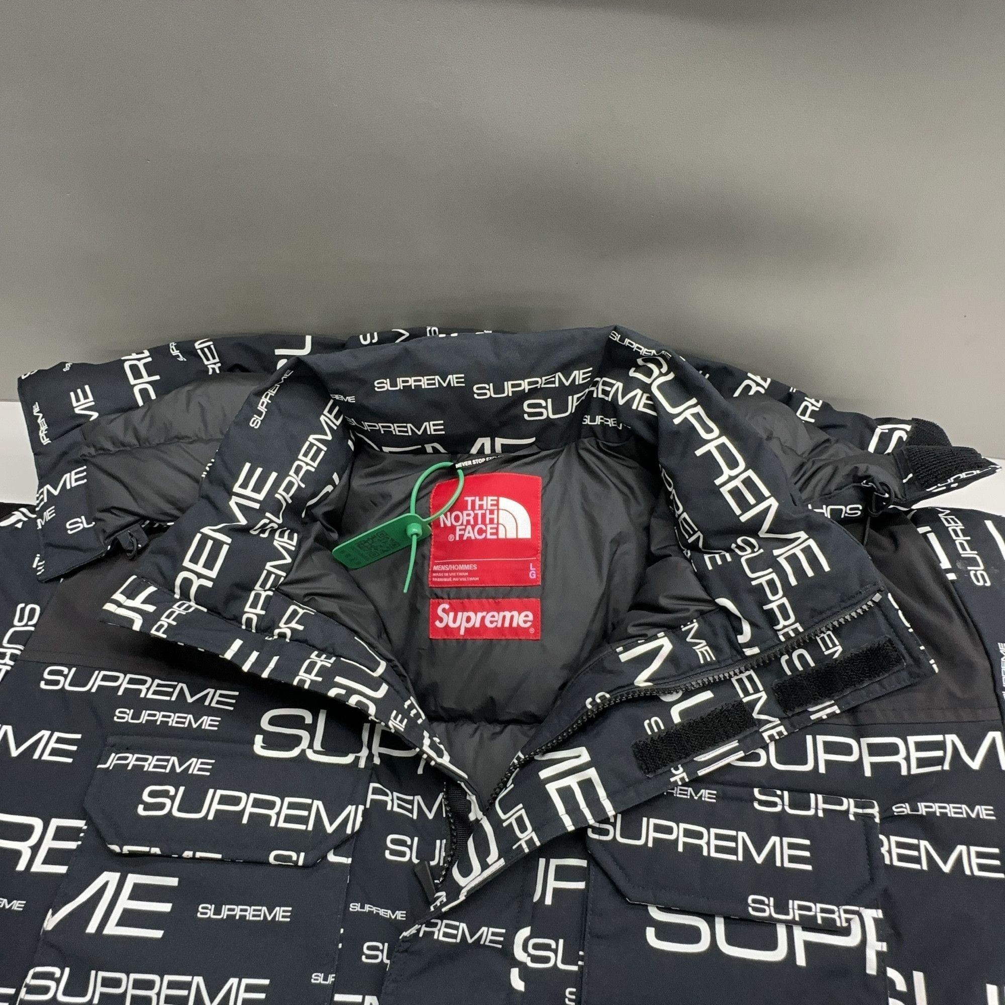 Supreme Supreme x The North Face Logo Parka Size L Size US L / EU 52-54 / 3 - 7 Thumbnail