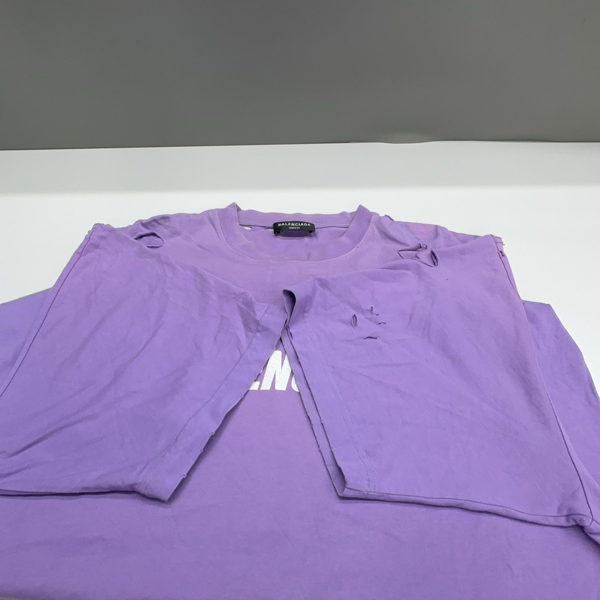 Balenciaga Balenciaga Destroyed Logo T-Shirt Purple Size XS Size US XS / EU 42 / 0 - 7 Thumbnail