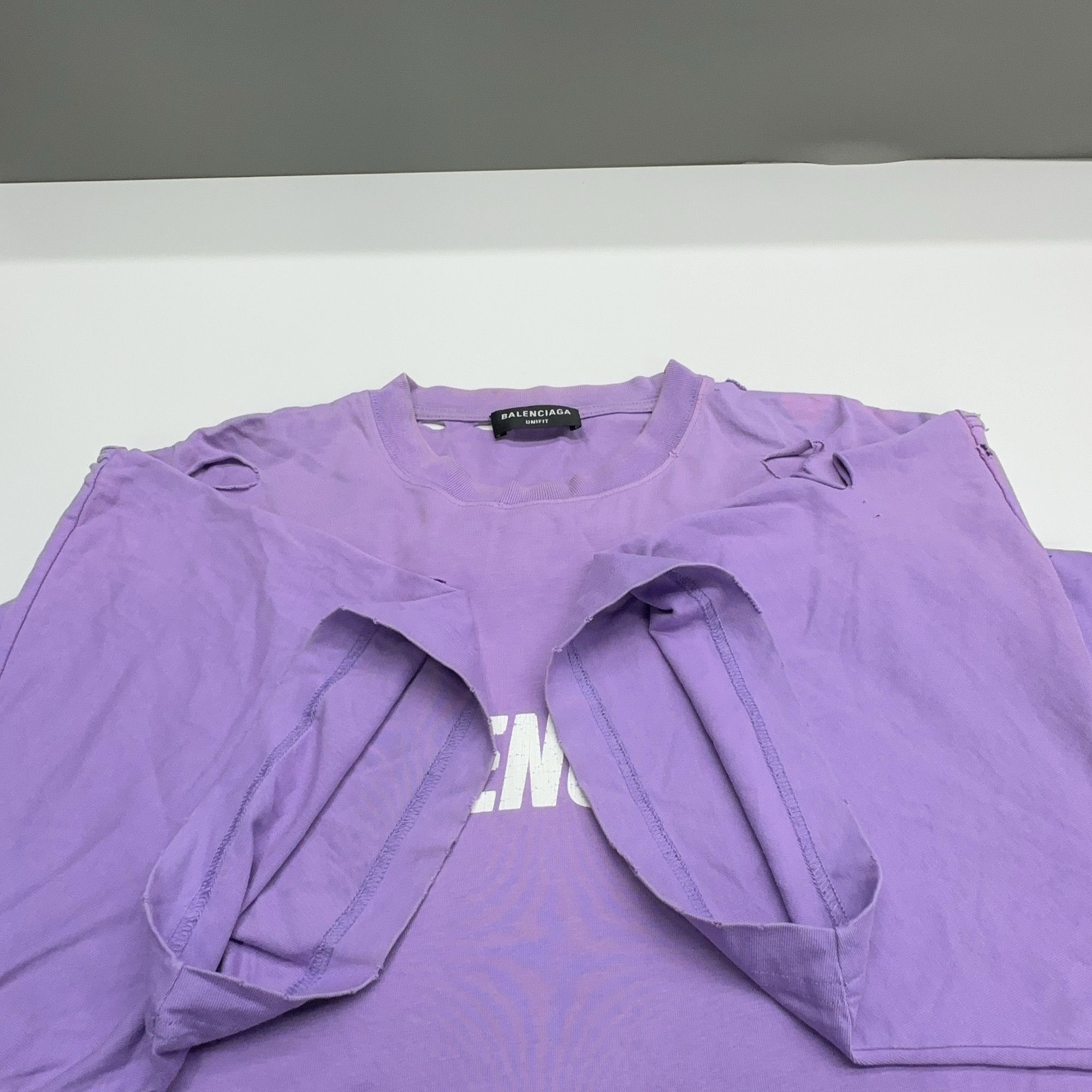Balenciaga Balenciaga Destroyed Logo T-Shirt Purple Size XS Size US XS / EU 42 / 0 - 8 Thumbnail