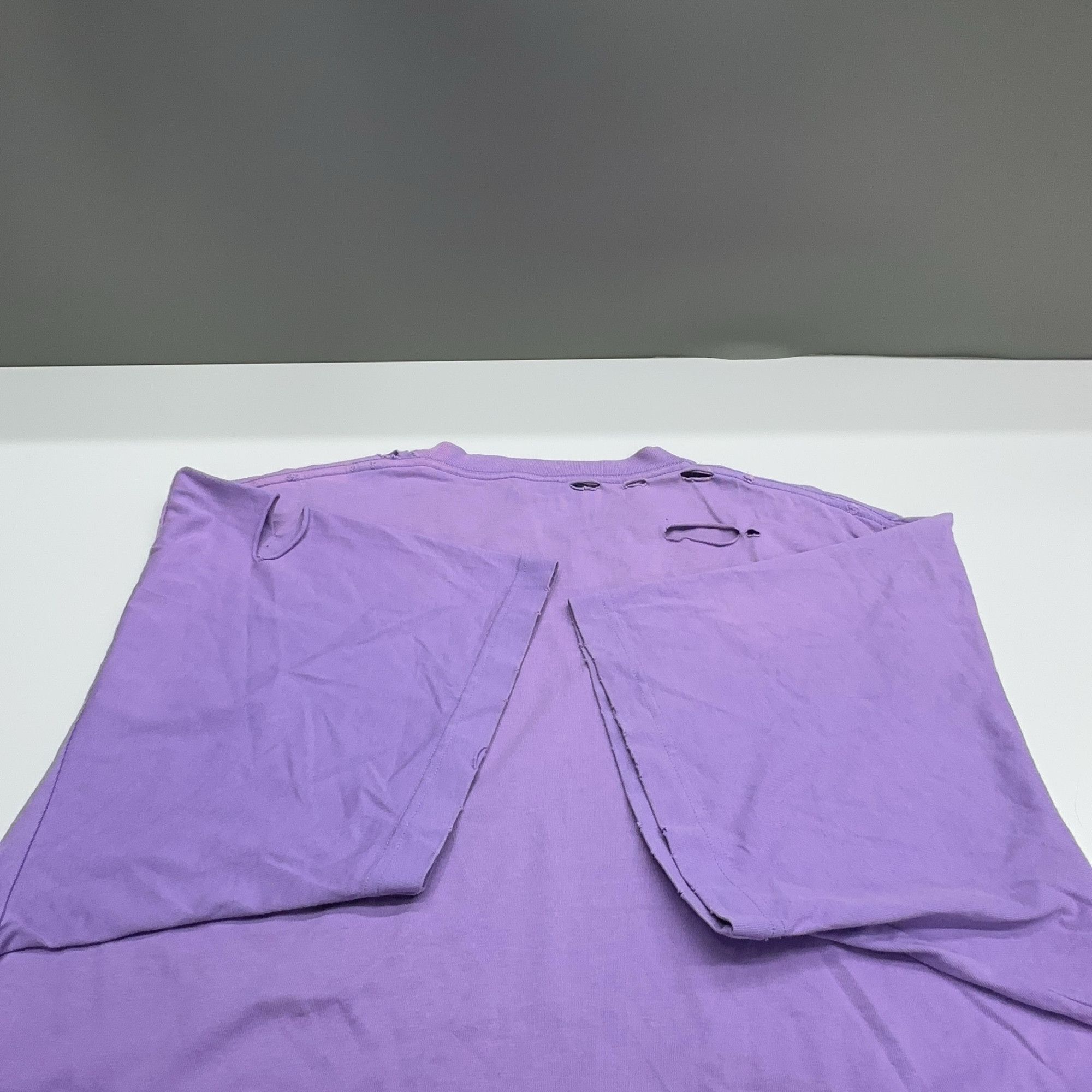 Balenciaga Balenciaga Destroyed Logo T-Shirt Purple Size XS Size US XS / EU 42 / 0 - 11 Thumbnail