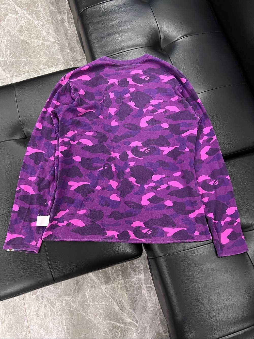 Bape A BATHING APE Reversible Camo Long Sleeve Tee Size L Size US L / EU 52-54 / 3 - 2 Thumbnail
