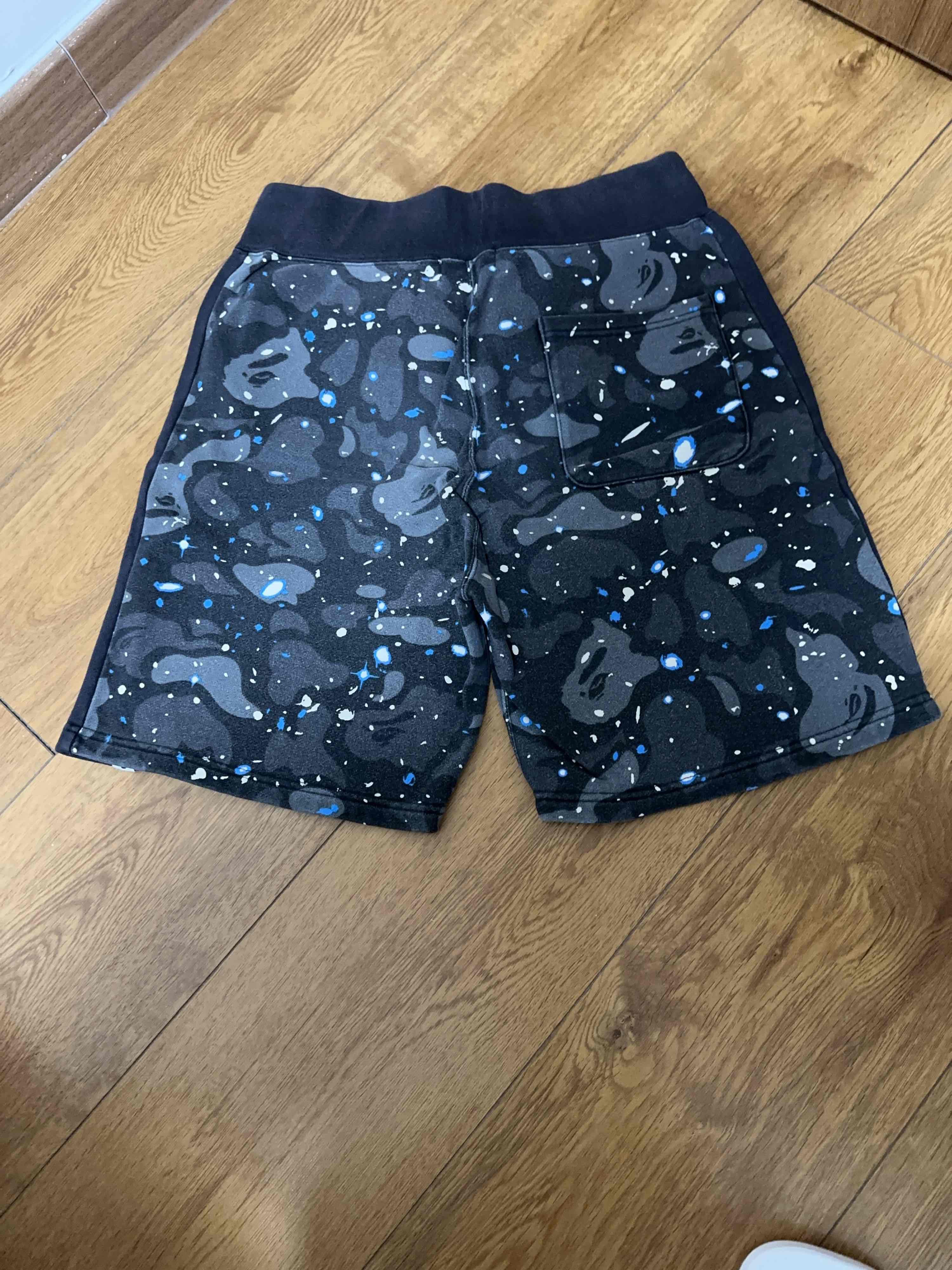 Bape A Bathing Ape Galaxy Camo Shark Shorts Size M Size US 32 / EU 48 - 2 Thumbnail